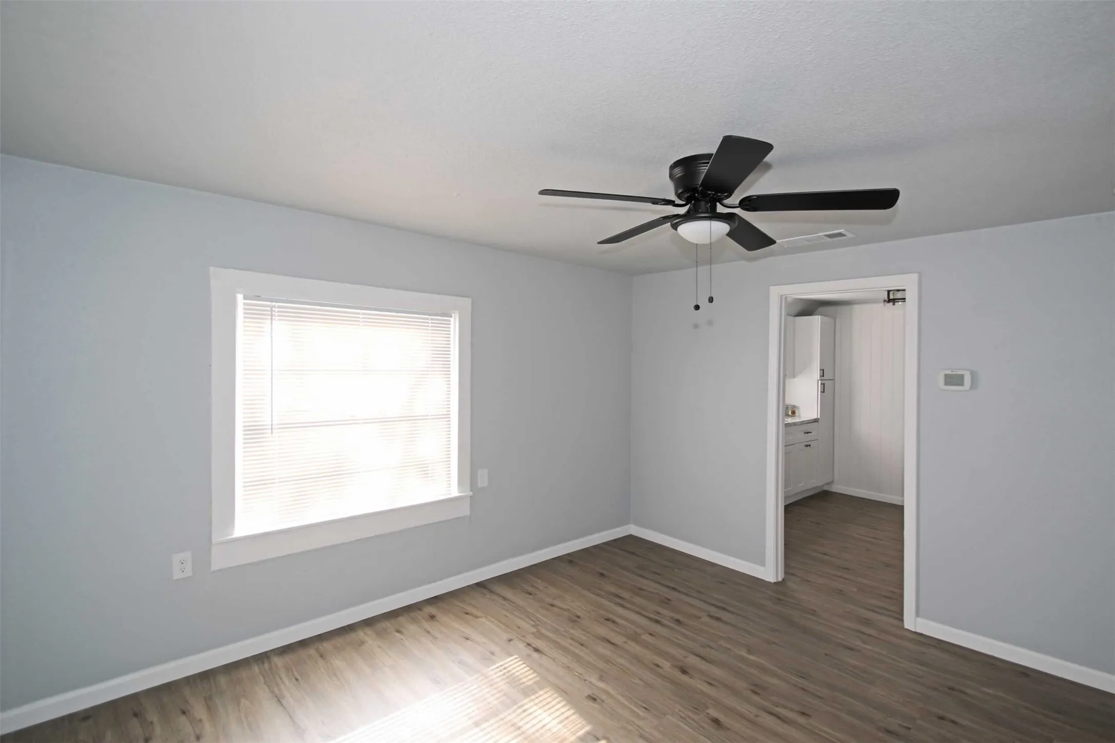Single Family Residence For Rent in Johnson County , 1307 Joslin Street, Cleburne, Texas 76033, 3 Bedroom, 1 Bathroom, Garage spaces, 827 Sqft, built in 1975, mls#21395287, Real Estate Agent in Cleburne, Homes For Rent in Johnson county, Homes For Rent in Cleburne, Realtor in Cleburne Texas, Real Estate Brokerage Independent Realty Texas, Luminita Cordes Realtor