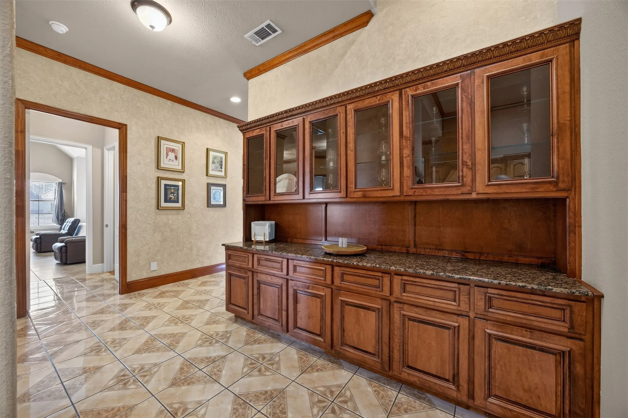 Built-in butler's pantry
