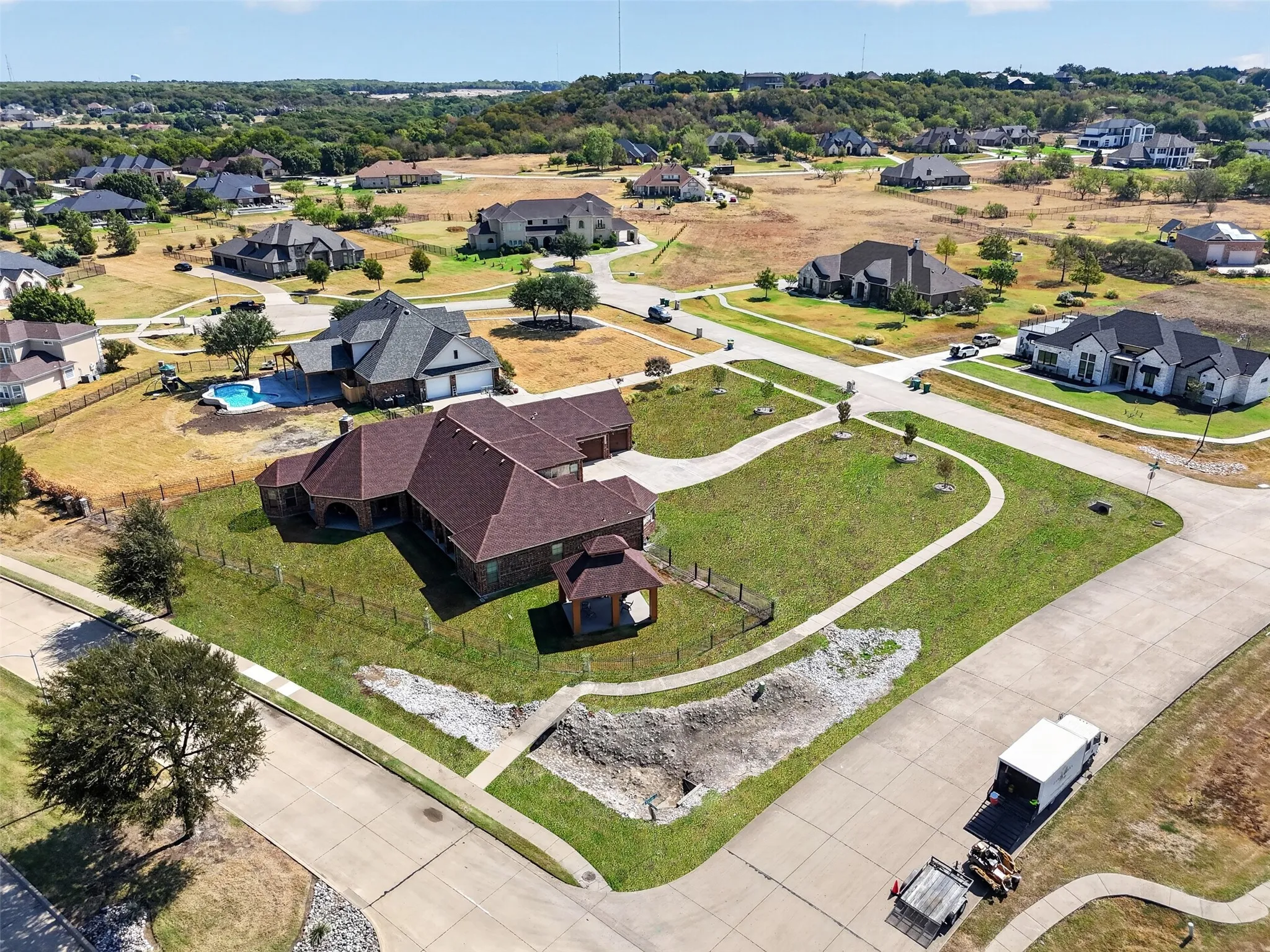 Single Family Residence For Sale in Ellis County , 2521 Garrett Court, Cedar Hill, Texas 75104, 5 Bedroom, 5 Bathroom, 3 Garage spaces, 4,493 Sqft, built in 2005, mls#21394291, Real Estate Agent in Cedar Hill, Homes For Sale in Ellis county, Homes For Sale in Cedar Hill, Realtor in Cedar Hill Texas, Real Estate Brokerage Independent Realty Texas, Luminita Cordes Realtor