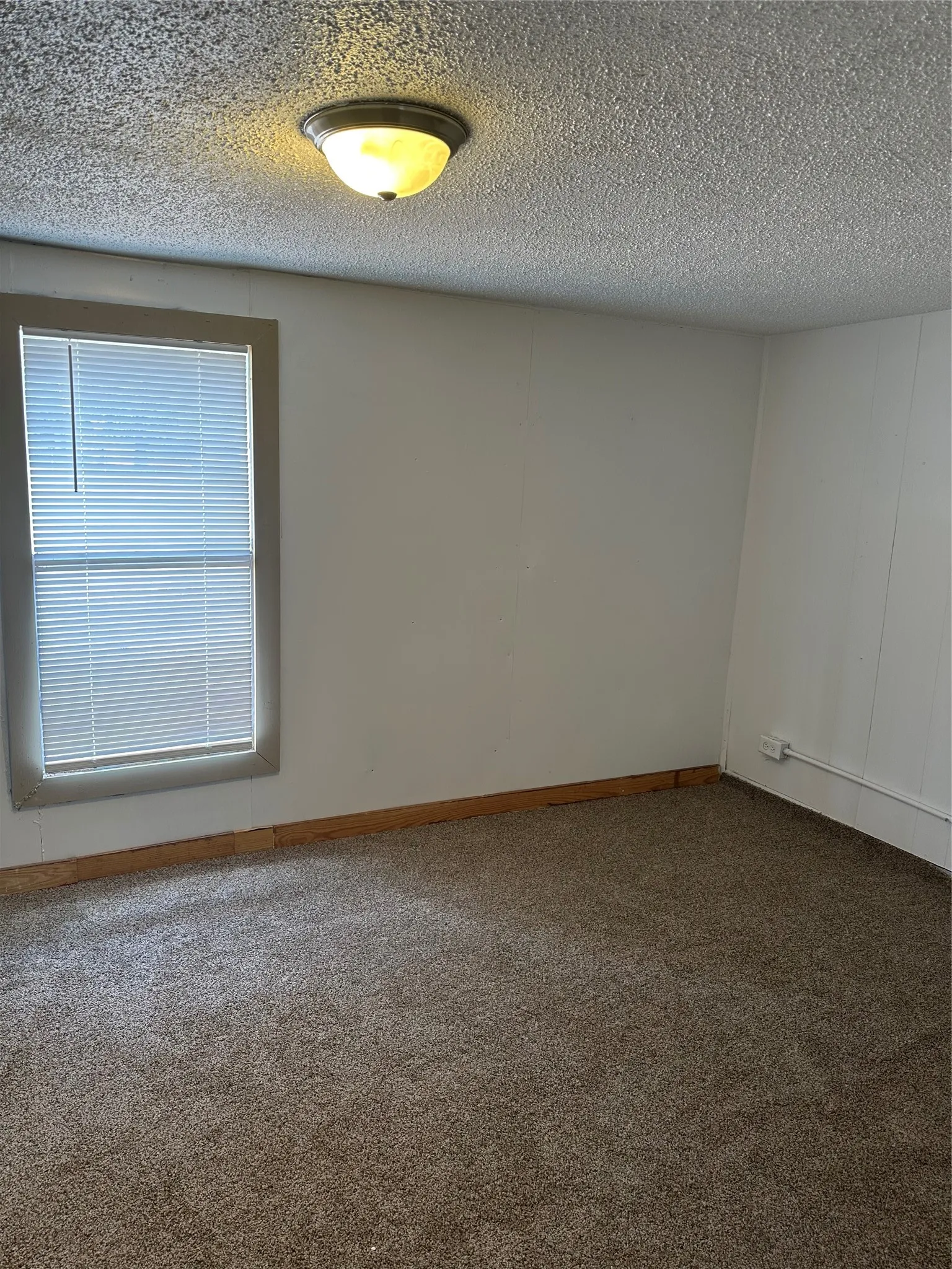 Single Family Residence For Sale in Comanche County , 632 W Ayers Avenue, De Leon, Texas 76444, 3 Bedroom, 1 Bathroom, Garage spaces, 1,300 Sqft, built in 1935, mls#21395276, Real Estate Agent in De Leon, Homes For Sale in Comanche county, Homes For Sale in De Leon, Realtor in De Leon Texas, Real Estate Brokerage Independent Realty Texas, Luminita Cordes Realtor
