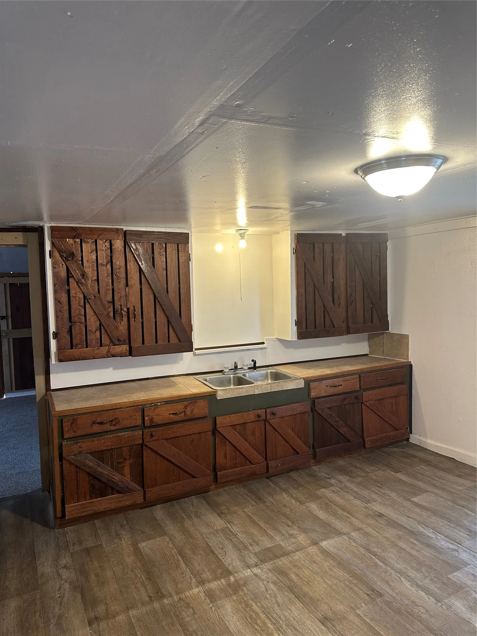 Single Family Residence For Sale in Comanche County , 632 W Ayers Avenue, De Leon, Texas 76444, 3 Bedroom, 1 Bathroom, Garage spaces, 1,300 Sqft, built in 1935, mls#21395276, Real Estate Agent in De Leon, Homes For Sale in Comanche county, Homes For Sale in De Leon, Realtor in De Leon Texas, Real Estate Brokerage Independent Realty Texas, Luminita Cordes Realtor