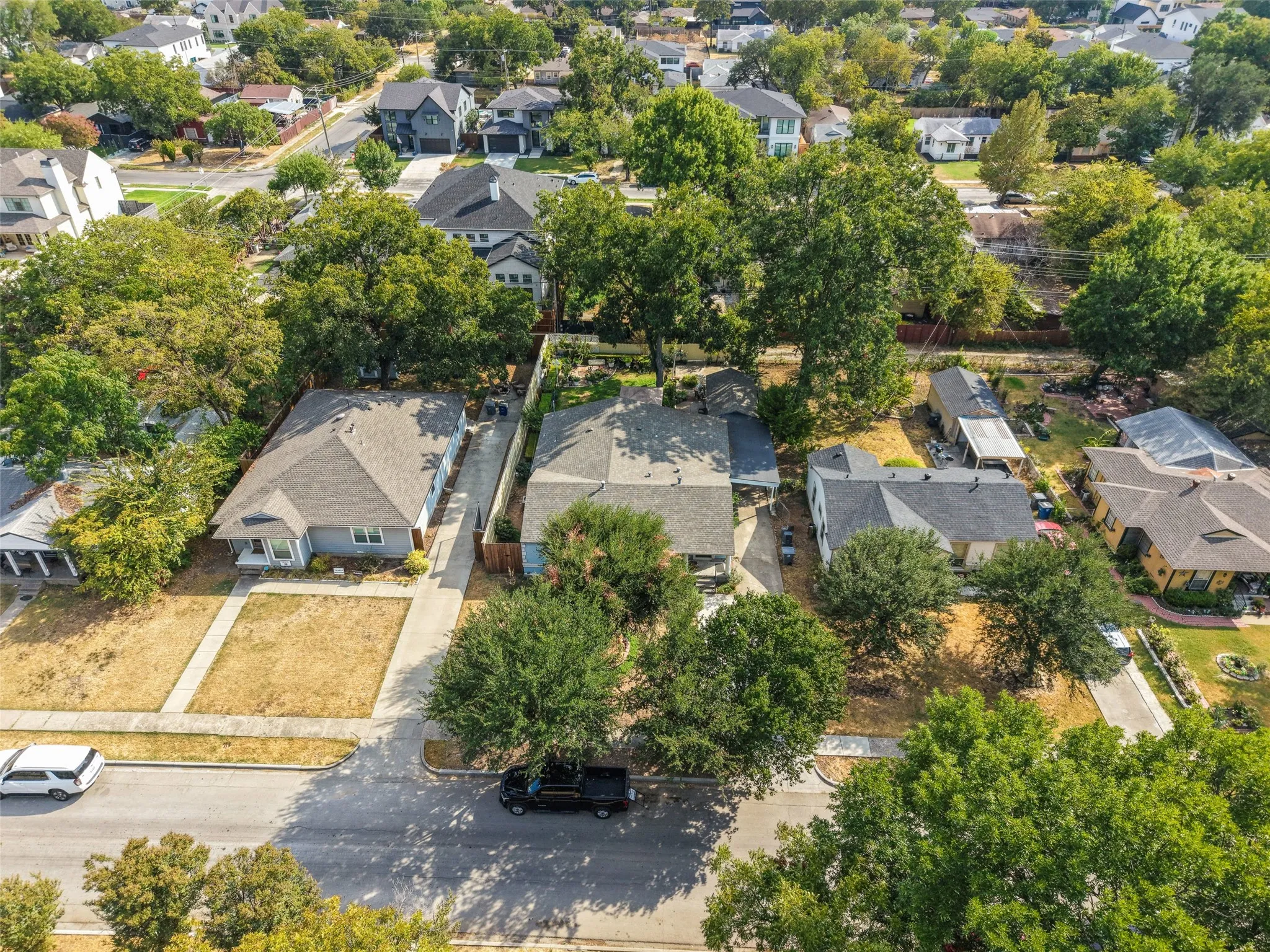 Single Family Residence For Sale in Dallas County , 3760 Davila Drive, Dallas, Texas 75220, 3 Bedroom, 3 Bathroom, 1 Garage spaces, 1,617 Sqft, built in 1951, mls#21394074, Real Estate Agent in Dallas, Homes For Sale in Dallas county, Homes For Sale in Dallas, Realtor in Dallas Texas, Real Estate Brokerage Independent Realty Texas, Luminita Cordes Realtor