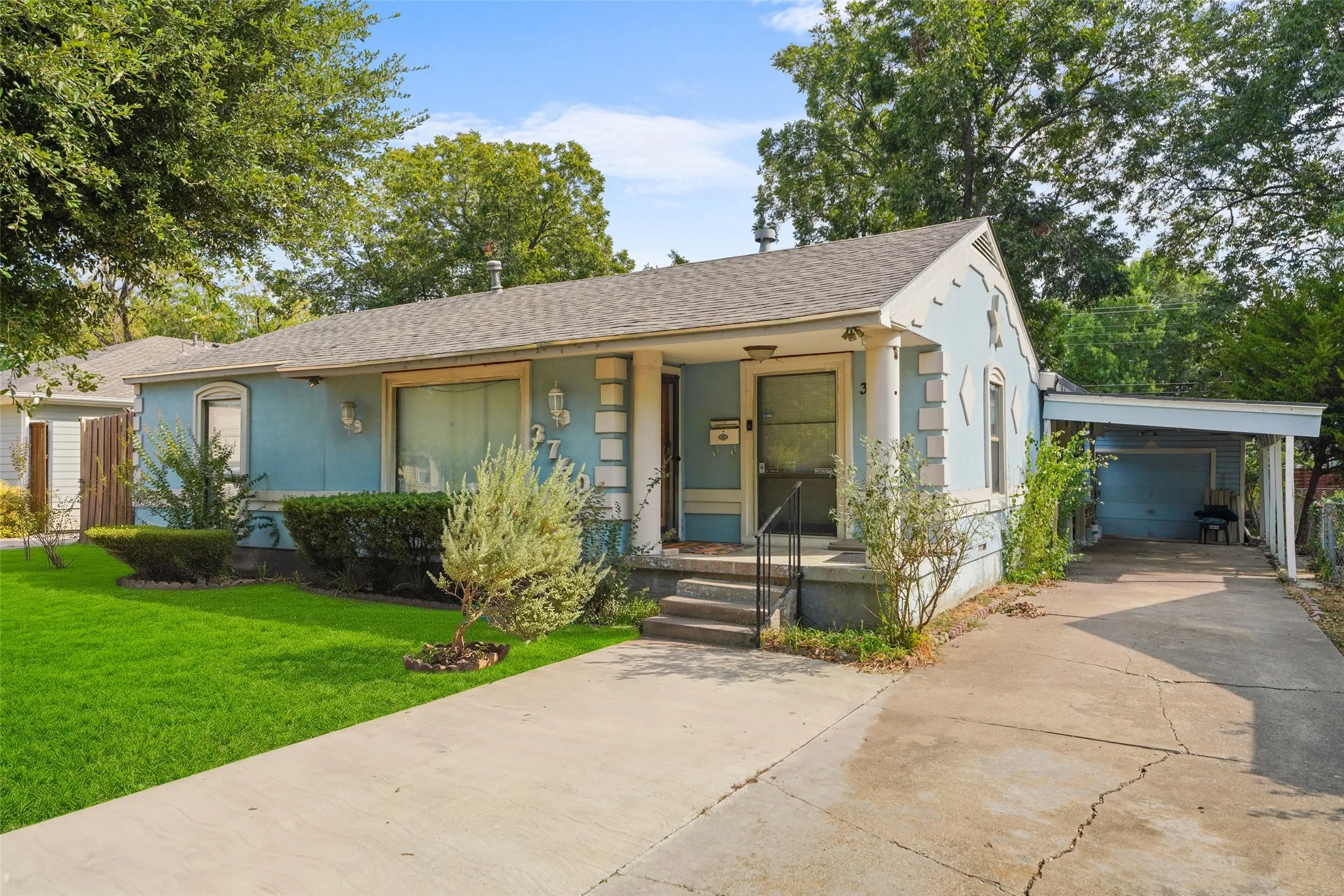 Single Family Residence For Sale in Dallas County , 3760 Davila Drive, Dallas, Texas 75220, 3 Bedroom, 3 Bathroom, 1 Garage spaces, 1,617 Sqft, built in 1951, mls#21394074, Real Estate Agent in Dallas, Homes For Sale in Dallas county, Homes For Sale in Dallas, Realtor in Dallas Texas, Real Estate Brokerage Independent Realty Texas, Luminita Cordes Realtor
