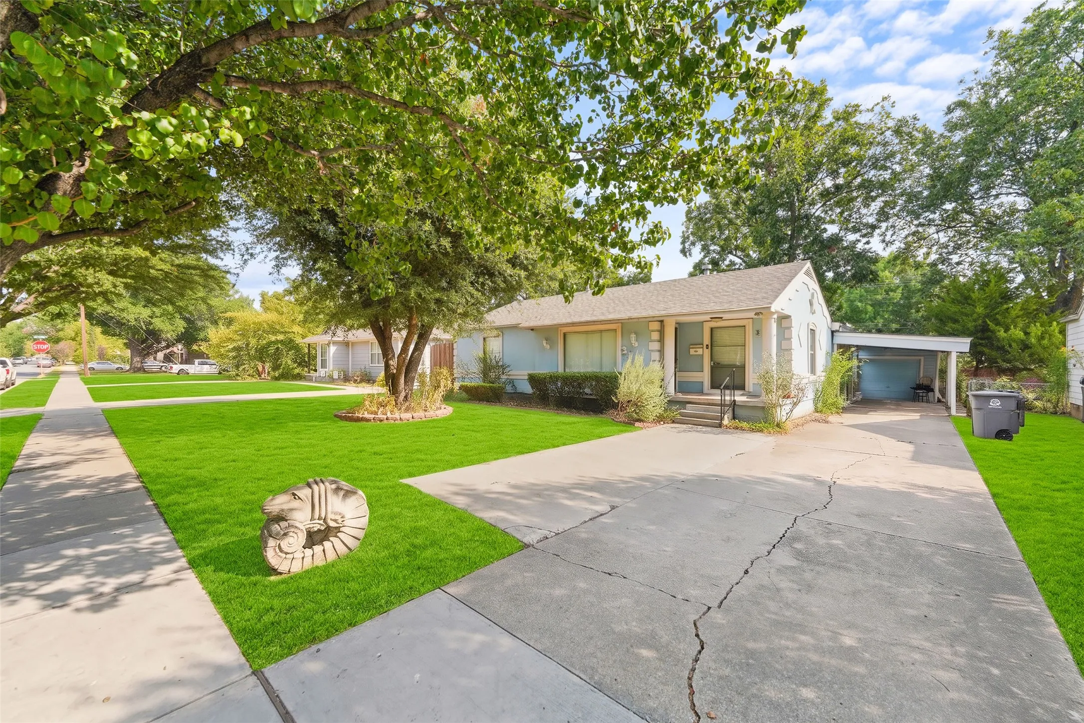Single Family Residence For Sale in Dallas County , 3760 Davila Drive, Dallas, Texas 75220, 3 Bedroom, 3 Bathroom, 1 Garage spaces, 1,617 Sqft, built in 1951, mls#21394074, Real Estate Agent in Dallas, Homes For Sale in Dallas county, Homes For Sale in Dallas, Realtor in Dallas Texas, Real Estate Brokerage Independent Realty Texas, Luminita Cordes Realtor