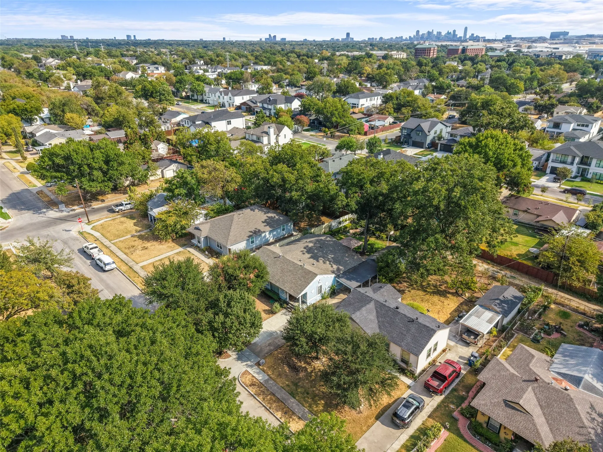 Single Family Residence For Sale in Dallas County , 3760 Davila Drive, Dallas, Texas 75220, 3 Bedroom, 3 Bathroom, 1 Garage spaces, 1,617 Sqft, built in 1951, mls#21394074, Real Estate Agent in Dallas, Homes For Sale in Dallas county, Homes For Sale in Dallas, Realtor in Dallas Texas, Real Estate Brokerage Independent Realty Texas, Luminita Cordes Realtor