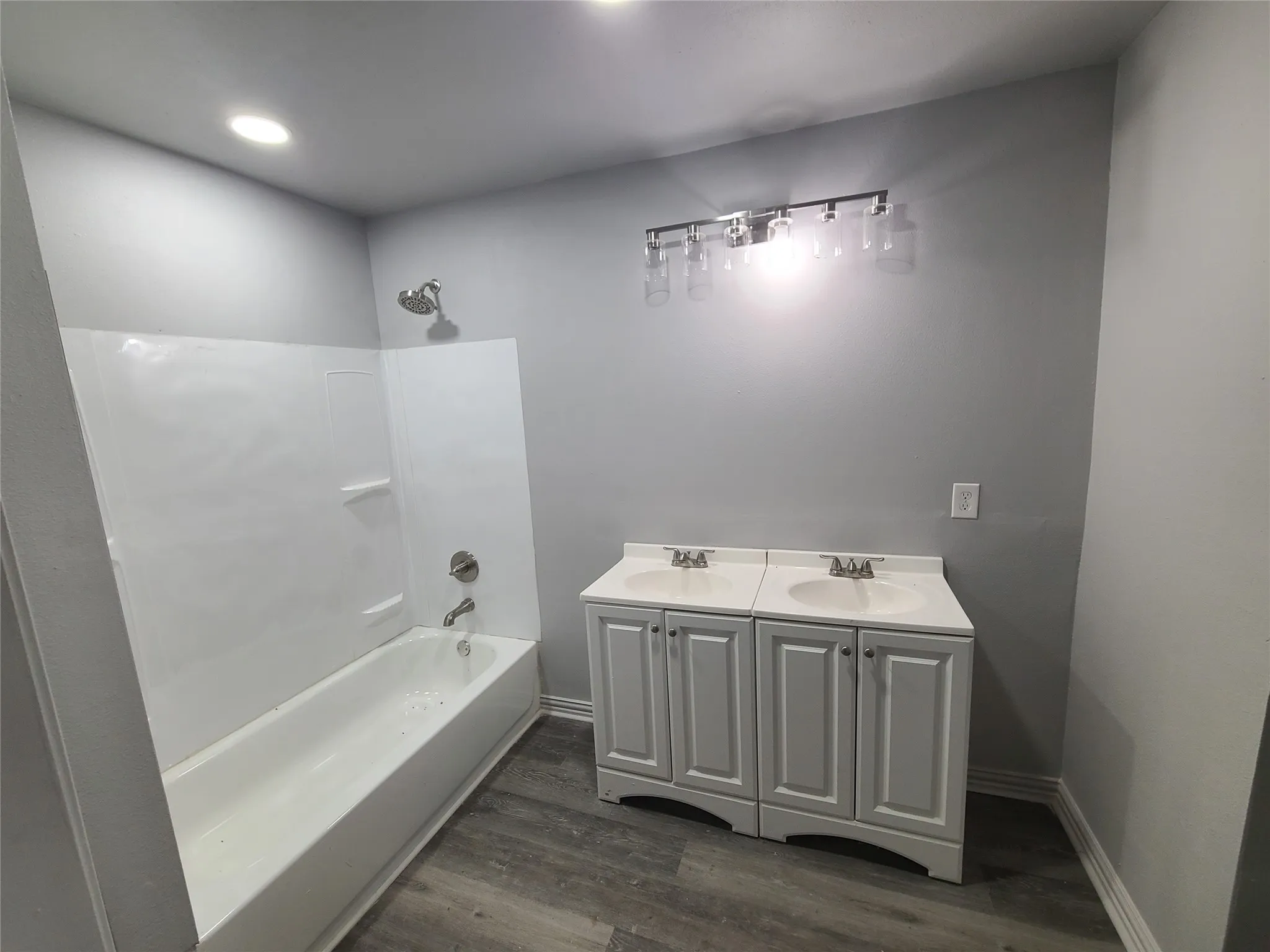 Spacious Hall Bathroom