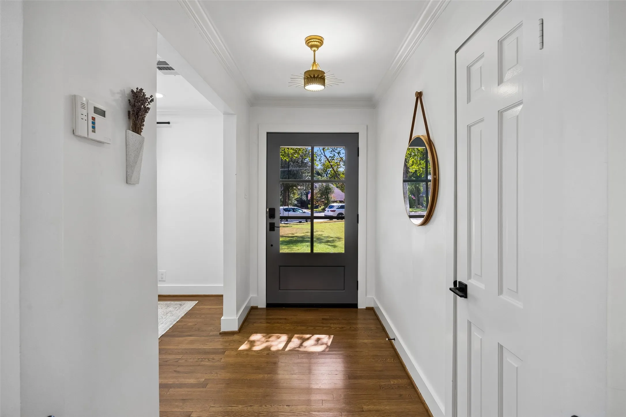 Single Family Residence For Sale in Dallas County , 1004 Cedar Lane, Richardson, Texas 75080, 4 Bedroom, 3 Bathroom, Garage spaces, 2,567 Sqft, built in 1964, mls#21395284, Real Estate Agent in Richardson, Homes For Sale in Dallas county, Homes For Sale in Richardson, Realtor in Richardson Texas, Real Estate Brokerage Independent Realty Texas, Luminita Cordes Realtor