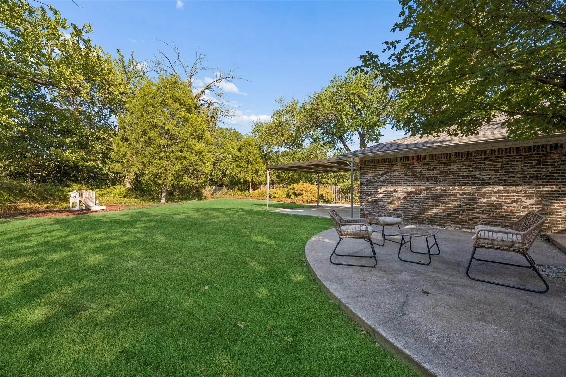 Single Family Residence For Sale in Dallas County , 1004 Cedar Lane, Richardson, Texas 75080, 4 Bedroom, 3 Bathroom, Garage spaces, 2,567 Sqft, built in 1964, mls#21395284, Real Estate Agent in Richardson, Homes For Sale in Dallas county, Homes For Sale in Richardson, Realtor in Richardson Texas, Real Estate Brokerage Independent Realty Texas, Luminita Cordes Realtor