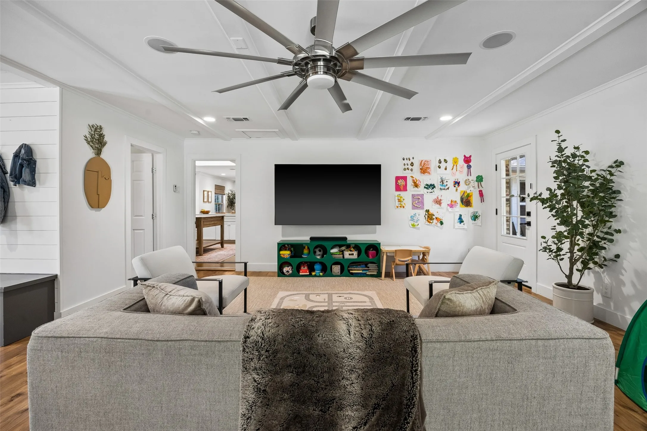 Single Family Residence For Sale in Dallas County , 1004 Cedar Lane, Richardson, Texas 75080, 4 Bedroom, 3 Bathroom, Garage spaces, 2,567 Sqft, built in 1964, mls#21395284, Real Estate Agent in Richardson, Homes For Sale in Dallas county, Homes For Sale in Richardson, Realtor in Richardson Texas, Real Estate Brokerage Independent Realty Texas, Luminita Cordes Realtor