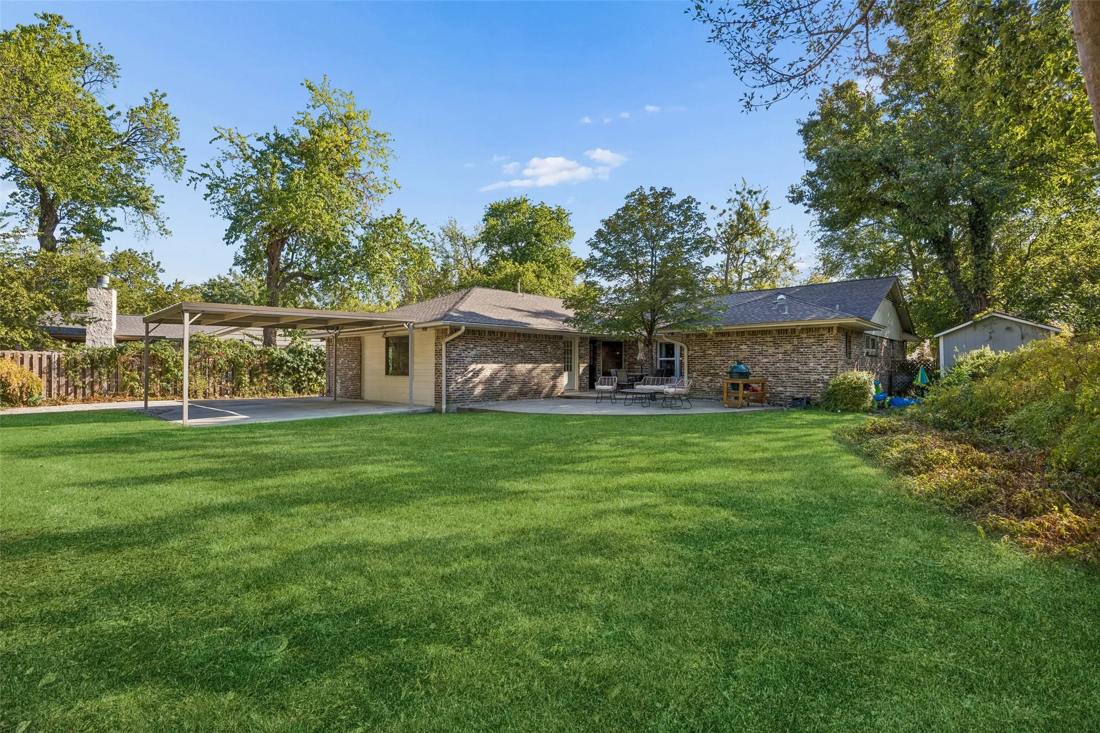 Single Family Residence For Sale in Dallas County , 1004 Cedar Lane, Richardson, Texas 75080, 4 Bedroom, 3 Bathroom, Garage spaces, 2,567 Sqft, built in 1964, mls#21395284, Real Estate Agent in Richardson, Homes For Sale in Dallas county, Homes For Sale in Richardson, Realtor in Richardson Texas, Real Estate Brokerage Independent Realty Texas, Luminita Cordes Realtor