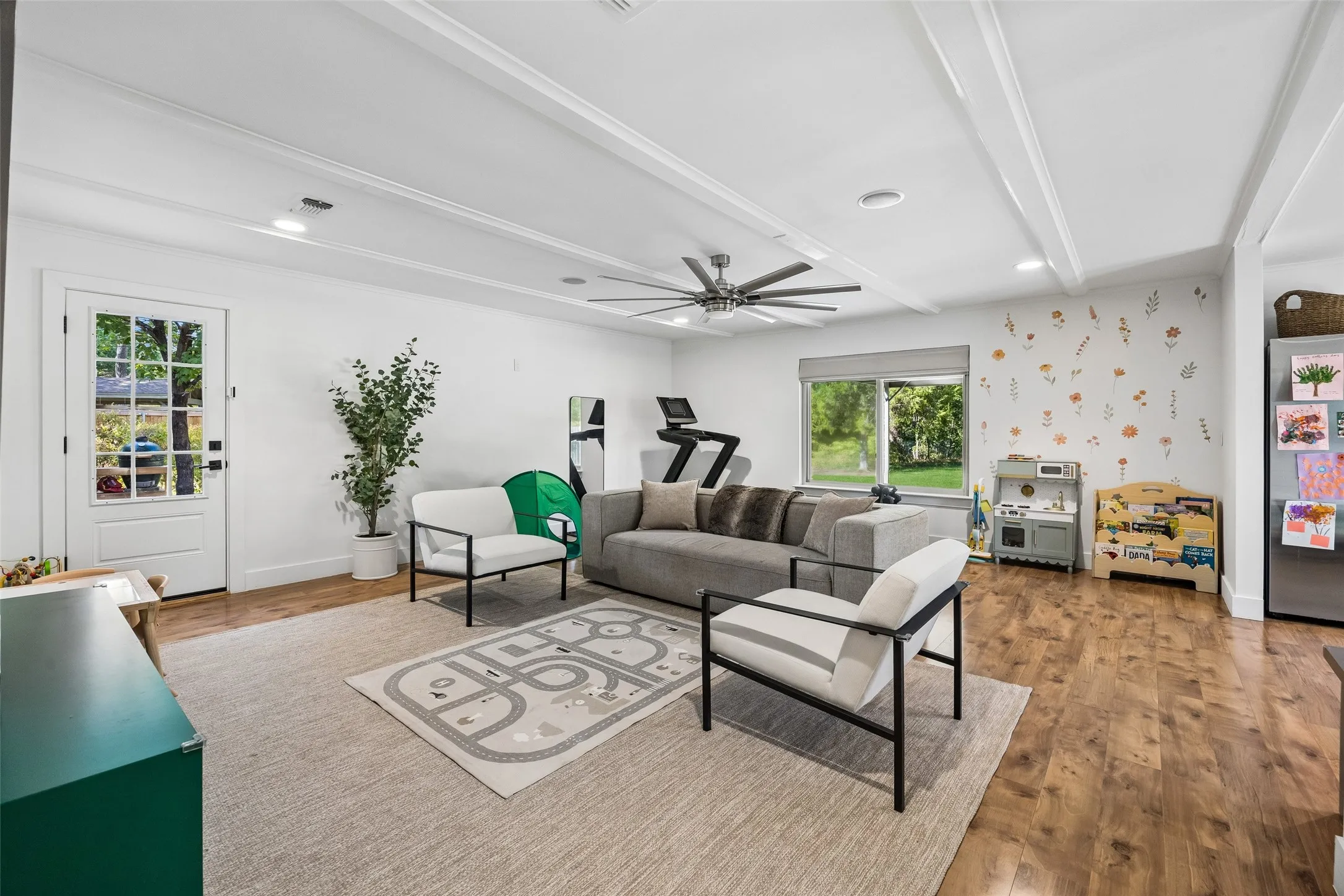 Single Family Residence For Sale in Dallas County , 1004 Cedar Lane, Richardson, Texas 75080, 4 Bedroom, 3 Bathroom, Garage spaces, 2,567 Sqft, built in 1964, mls#21395284, Real Estate Agent in Richardson, Homes For Sale in Dallas county, Homes For Sale in Richardson, Realtor in Richardson Texas, Real Estate Brokerage Independent Realty Texas, Luminita Cordes Realtor