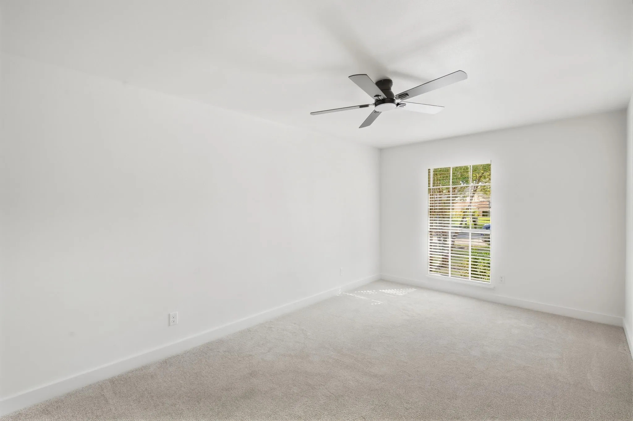 Single Family Residence For Sale in Dallas County , 4610 Alamo Court, Grand Prairie, Texas 75052, 3 Bedroom, 2 Bathroom, 2 Garage spaces, 1,865 Sqft, built in 1978, mls#21394730, Real Estate Agent in Grand Prairie, Homes For Sale in Dallas county, Homes For Sale in Grand Prairie, Realtor in Grand Prairie Texas, Real Estate Brokerage Independent Realty Texas, Luminita Cordes Realtor