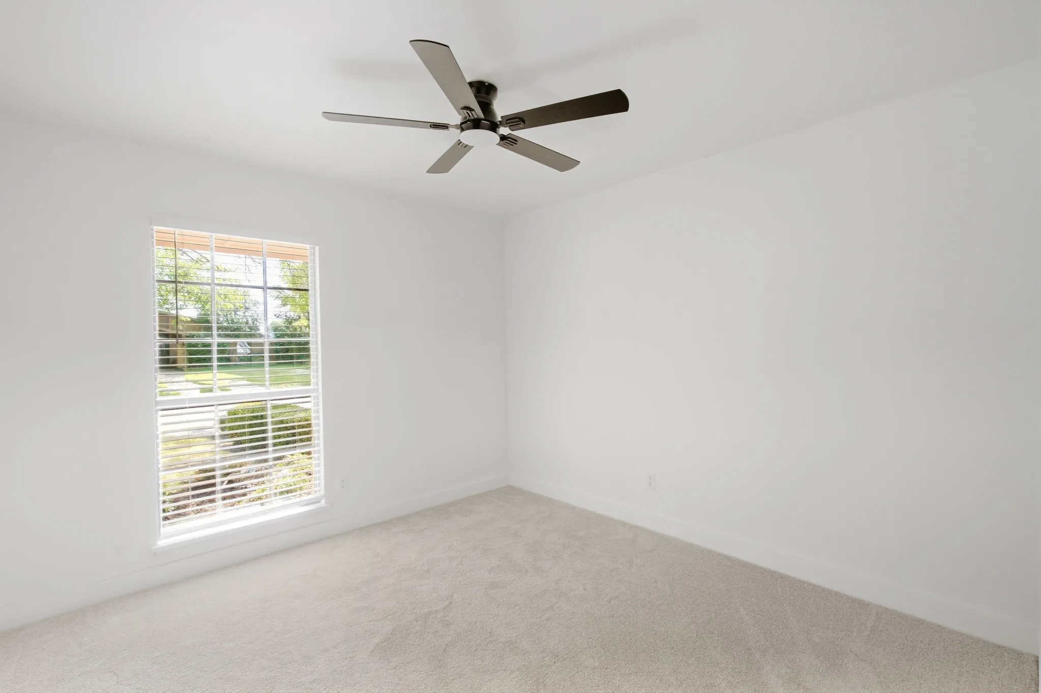 Single Family Residence For Sale in Dallas County , 4610 Alamo Court, Grand Prairie, Texas 75052, 3 Bedroom, 2 Bathroom, 2 Garage spaces, 1,865 Sqft, built in 1978, mls#21394730, Real Estate Agent in Grand Prairie, Homes For Sale in Dallas county, Homes For Sale in Grand Prairie, Realtor in Grand Prairie Texas, Real Estate Brokerage Independent Realty Texas, Luminita Cordes Realtor