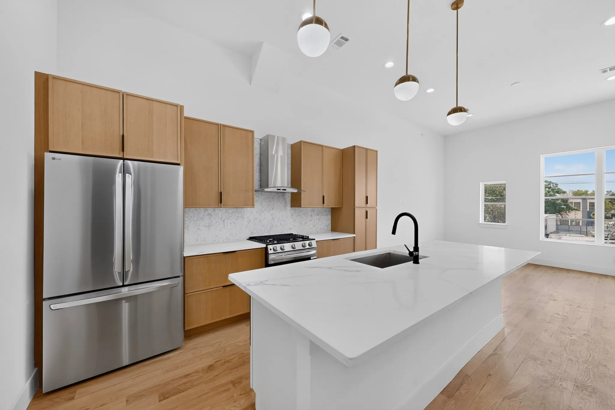 Condominium For Rent in Dallas County , 2080 Kelly Avenue 103, Dallas, Texas 75215, 2 Bedroom, 3 Bathroom, 2 Garage spaces, 1,586 Sqft, built in 2026, mls#21395256, Real Estate Agent in Dallas, Homes For Rent in Dallas county, Homes For Rent in Dallas, Realtor in Dallas Texas, Real Estate Brokerage Independent Realty Texas, Luminita Cordes Realtor