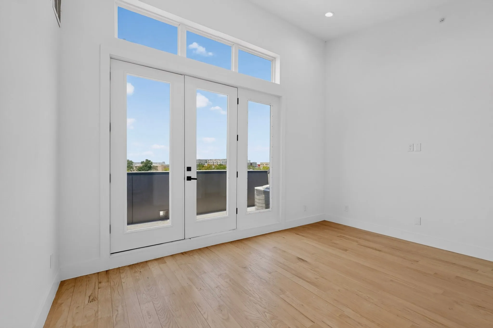 Condominium For Rent in Dallas County , 2080 Kelly Avenue 103, Dallas, Texas 75215, 2 Bedroom, 3 Bathroom, 2 Garage spaces, 1,586 Sqft, built in 2026, mls#21395256, Real Estate Agent in Dallas, Homes For Rent in Dallas county, Homes For Rent in Dallas, Realtor in Dallas Texas, Real Estate Brokerage Independent Realty Texas, Luminita Cordes Realtor