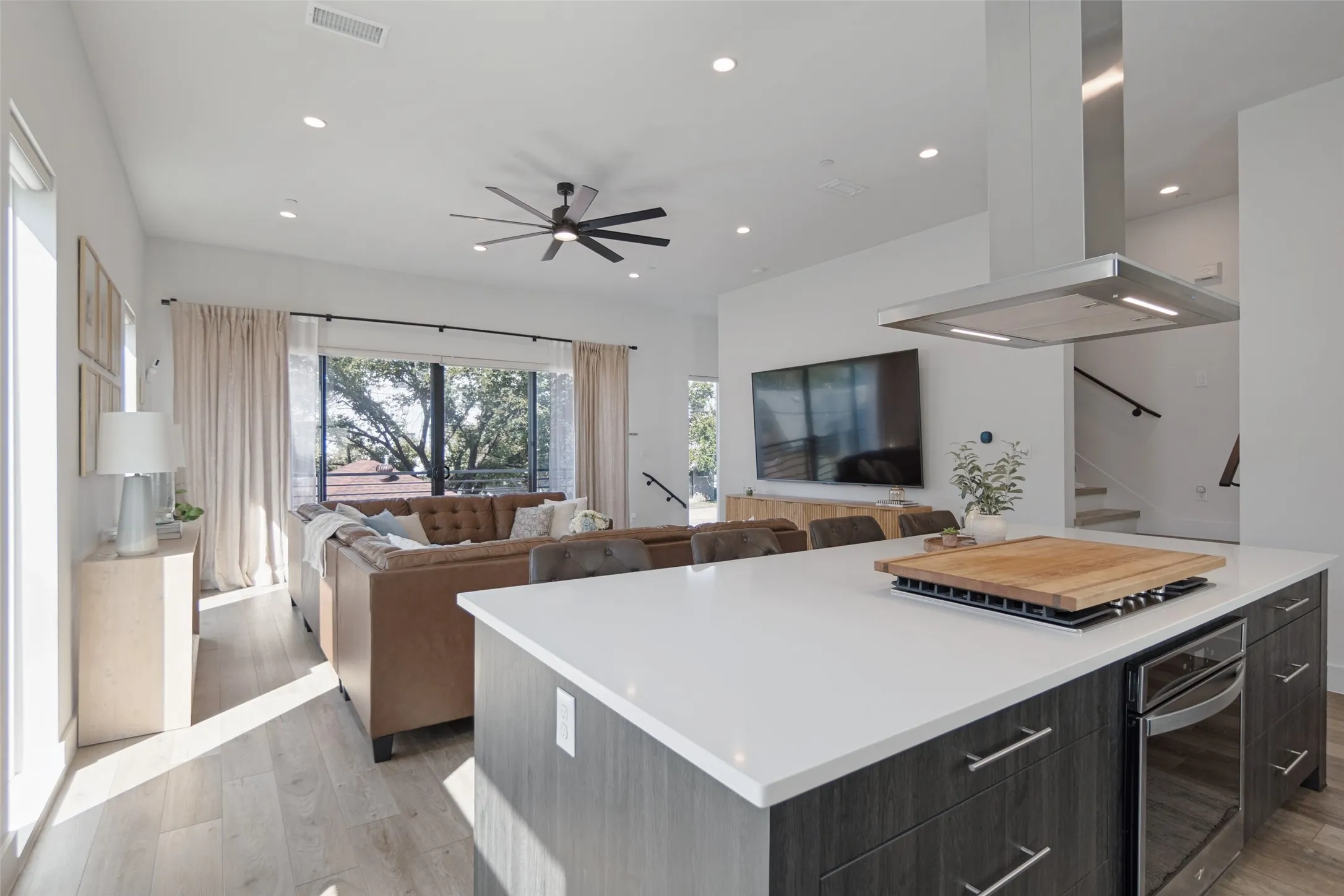 Condominium For Sale in Dallas County , 1865 Summit Avenue 105, Dallas, Texas 75206, 2 Bedroom, 3 Bathroom, 2 Garage spaces, 1,524 Sqft, built in 2019, mls#21395209, Real Estate Agent in Dallas, Homes For Sale in Dallas county, Homes For Sale in Dallas, Realtor in Dallas Texas, Real Estate Brokerage Independent Realty Texas, Luminita Cordes Realtor