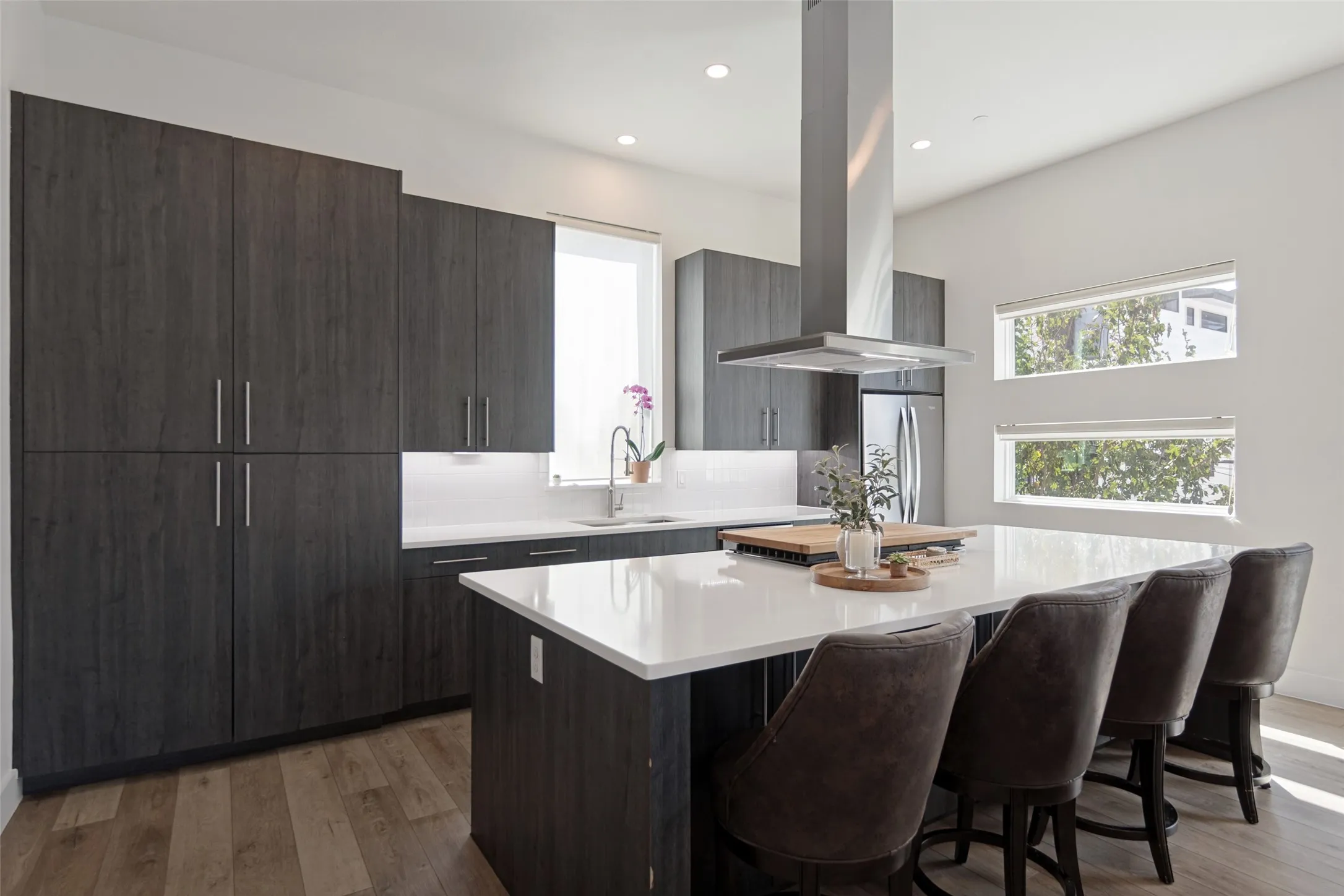 Condominium For Sale in Dallas County , 1865 Summit Avenue 105, Dallas, Texas 75206, 2 Bedroom, 3 Bathroom, 2 Garage spaces, 1,524 Sqft, built in 2019, mls#21395209, Real Estate Agent in Dallas, Homes For Sale in Dallas county, Homes For Sale in Dallas, Realtor in Dallas Texas, Real Estate Brokerage Independent Realty Texas, Luminita Cordes Realtor