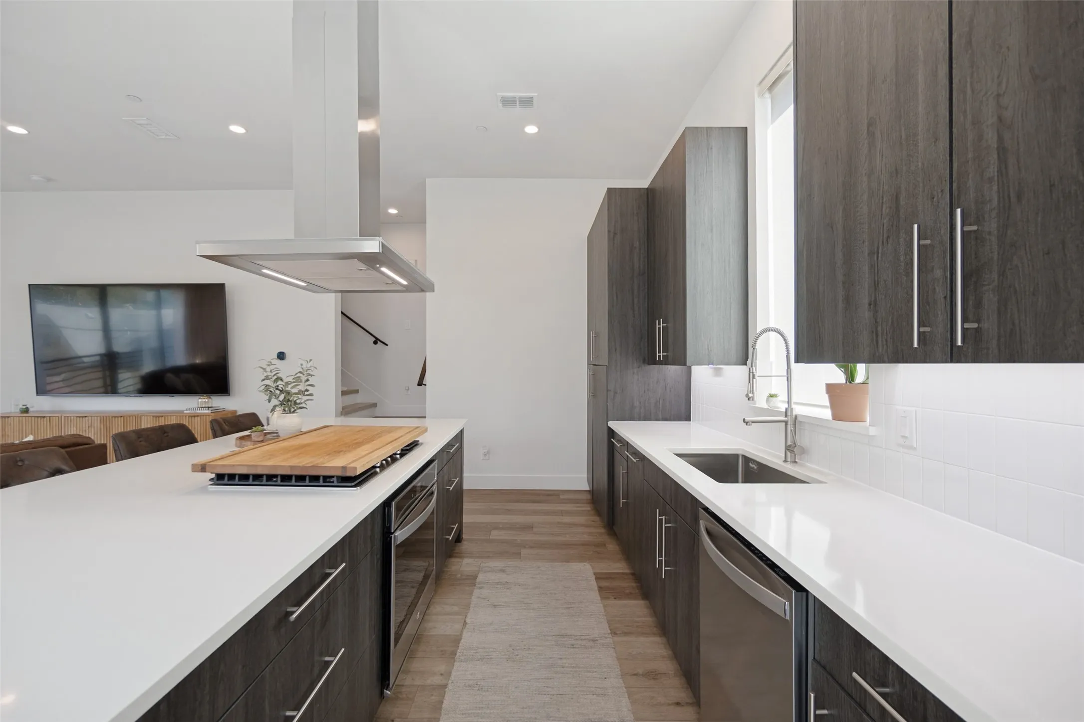 Condominium For Sale in Dallas County , 1865 Summit Avenue 105, Dallas, Texas 75206, 2 Bedroom, 3 Bathroom, 2 Garage spaces, 1,524 Sqft, built in 2019, mls#21395209, Real Estate Agent in Dallas, Homes For Sale in Dallas county, Homes For Sale in Dallas, Realtor in Dallas Texas, Real Estate Brokerage Independent Realty Texas, Luminita Cordes Realtor