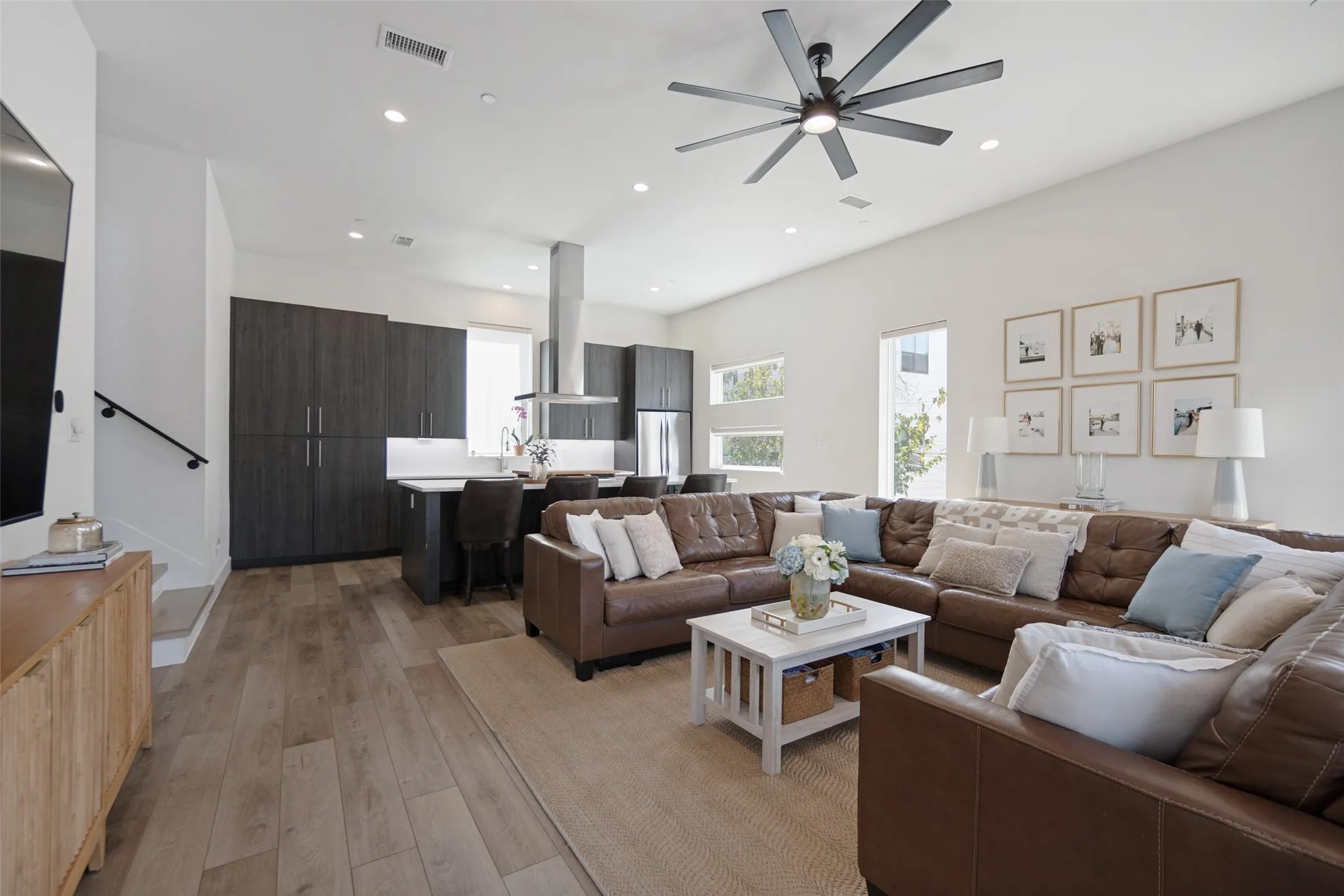 Condominium For Sale in Dallas County , 1865 Summit Avenue 105, Dallas, Texas 75206, 2 Bedroom, 3 Bathroom, 2 Garage spaces, 1,524 Sqft, built in 2019, mls#21395209, Real Estate Agent in Dallas, Homes For Sale in Dallas county, Homes For Sale in Dallas, Realtor in Dallas Texas, Real Estate Brokerage Independent Realty Texas, Luminita Cordes Realtor