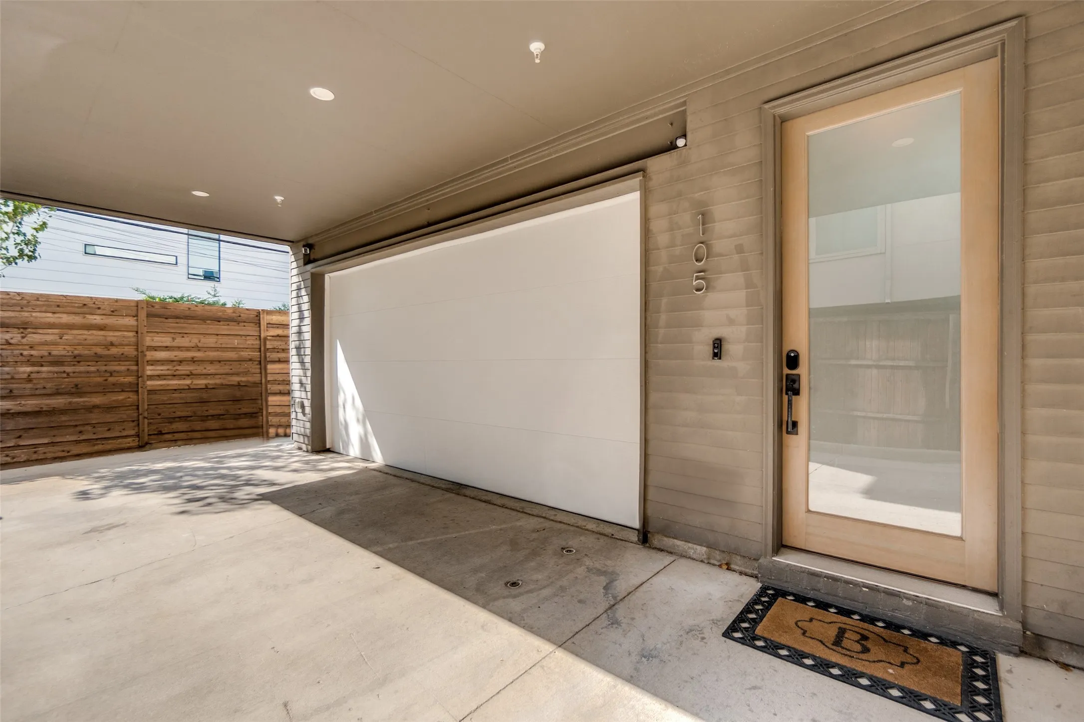 Condominium For Sale in Dallas County , 1865 Summit Avenue 105, Dallas, Texas 75206, 2 Bedroom, 3 Bathroom, 2 Garage spaces, 1,524 Sqft, built in 2019, mls#21395209, Real Estate Agent in Dallas, Homes For Sale in Dallas county, Homes For Sale in Dallas, Realtor in Dallas Texas, Real Estate Brokerage Independent Realty Texas, Luminita Cordes Realtor
