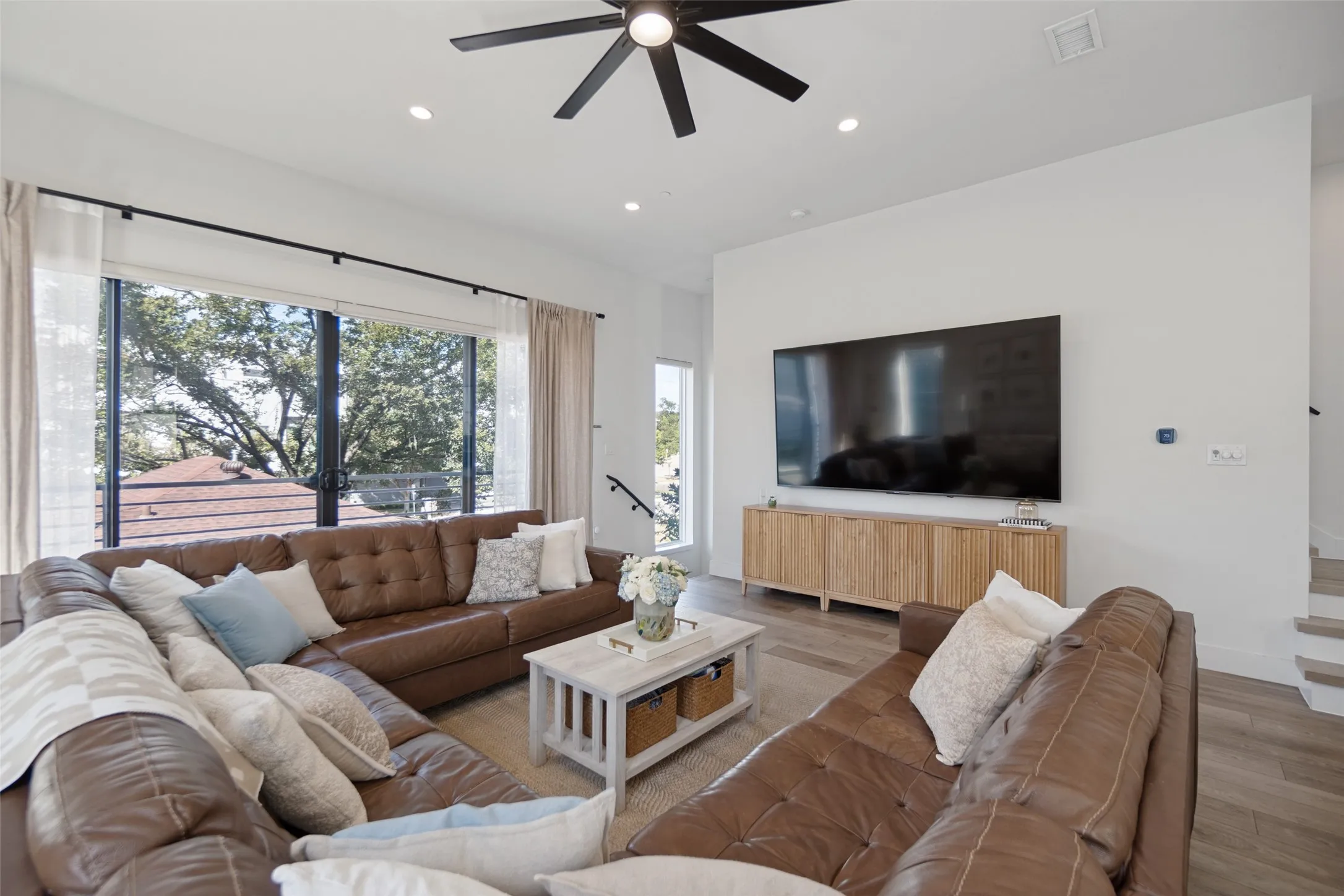 Condominium For Sale in Dallas County , 1865 Summit Avenue 105, Dallas, Texas 75206, 2 Bedroom, 3 Bathroom, 2 Garage spaces, 1,524 Sqft, built in 2019, mls#21395209, Real Estate Agent in Dallas, Homes For Sale in Dallas county, Homes For Sale in Dallas, Realtor in Dallas Texas, Real Estate Brokerage Independent Realty Texas, Luminita Cordes Realtor