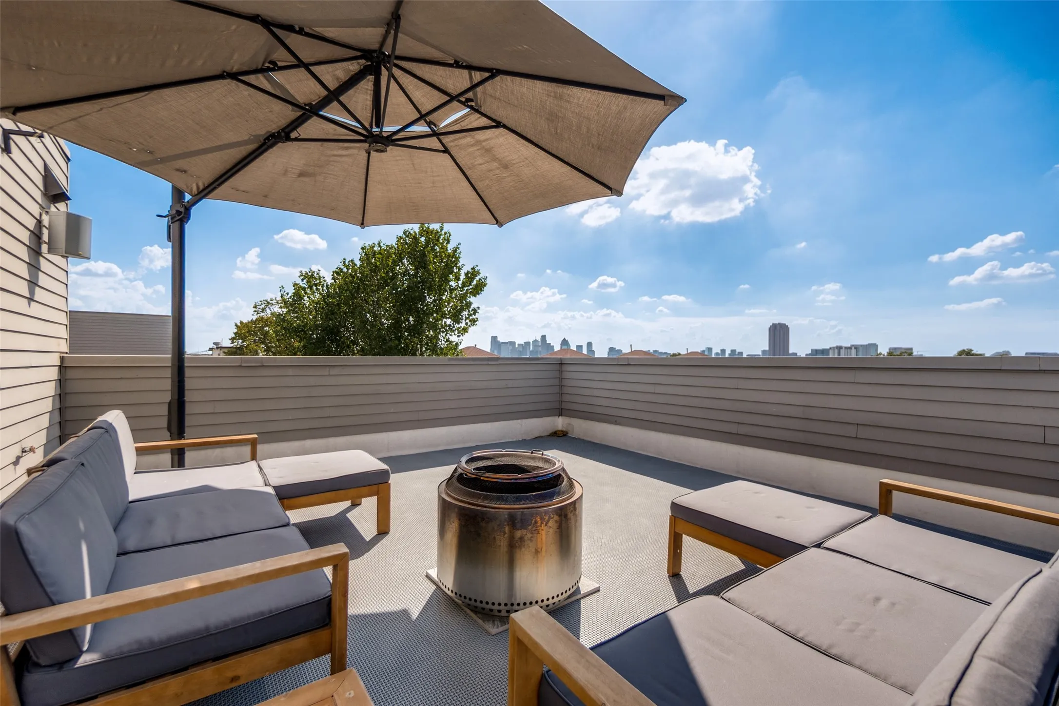 Condominium For Sale in Dallas County , 1865 Summit Avenue 105, Dallas, Texas 75206, 2 Bedroom, 3 Bathroom, 2 Garage spaces, 1,524 Sqft, built in 2019, mls#21395209, Real Estate Agent in Dallas, Homes For Sale in Dallas county, Homes For Sale in Dallas, Realtor in Dallas Texas, Real Estate Brokerage Independent Realty Texas, Luminita Cordes Realtor