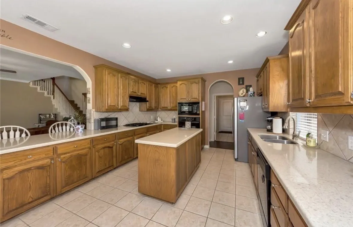 Single Family Residence For Sale in Tarrant County , 7100 Old Santa Fe Trail, Fort Worth, Texas 76131, 4 Bedroom, 3 Bathroom, 2 Garage spaces, 2,590 Sqft, built in 2006, mls#21395275, Real Estate Agent in Fort Worth, Homes For Sale in Tarrant county, Homes For Sale in Fort Worth, Realtor in Fort Worth Texas, Real Estate Brokerage Independent Realty Texas, Luminita Cordes Realtor