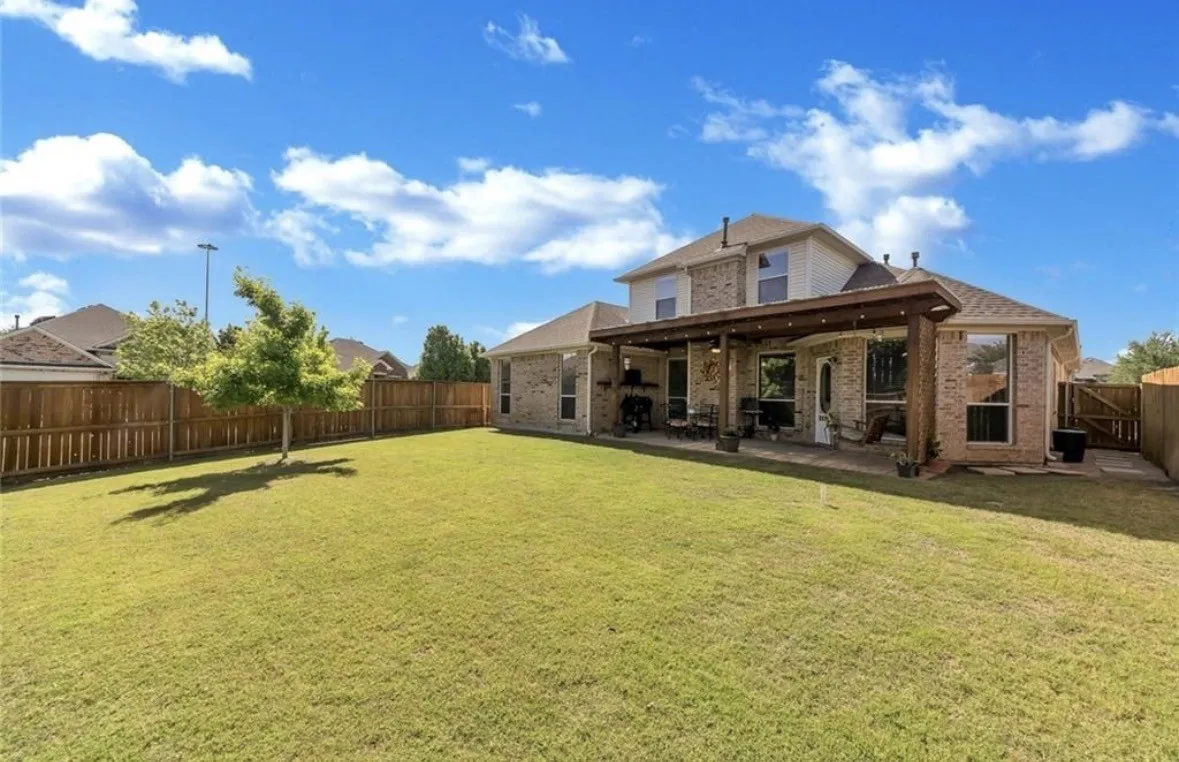 Single Family Residence For Sale in Tarrant County , 7100 Old Santa Fe Trail, Fort Worth, Texas 76131, 4 Bedroom, 3 Bathroom, 2 Garage spaces, 2,590 Sqft, built in 2006, mls#21395275, Real Estate Agent in Fort Worth, Homes For Sale in Tarrant county, Homes For Sale in Fort Worth, Realtor in Fort Worth Texas, Real Estate Brokerage Independent Realty Texas, Luminita Cordes Realtor