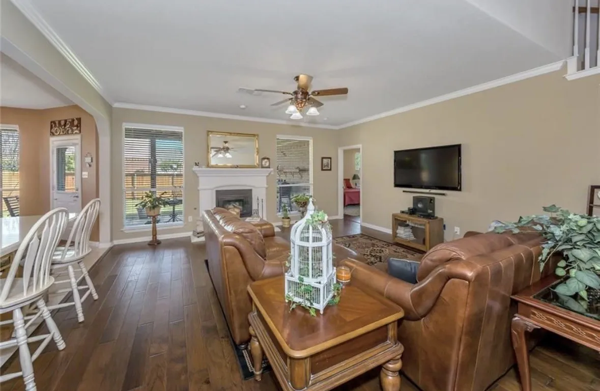 Single Family Residence For Sale in Tarrant County , 7100 Old Santa Fe Trail, Fort Worth, Texas 76131, 4 Bedroom, 3 Bathroom, 2 Garage spaces, 2,590 Sqft, built in 2006, mls#21395275, Real Estate Agent in Fort Worth, Homes For Sale in Tarrant county, Homes For Sale in Fort Worth, Realtor in Fort Worth Texas, Real Estate Brokerage Independent Realty Texas, Luminita Cordes Realtor