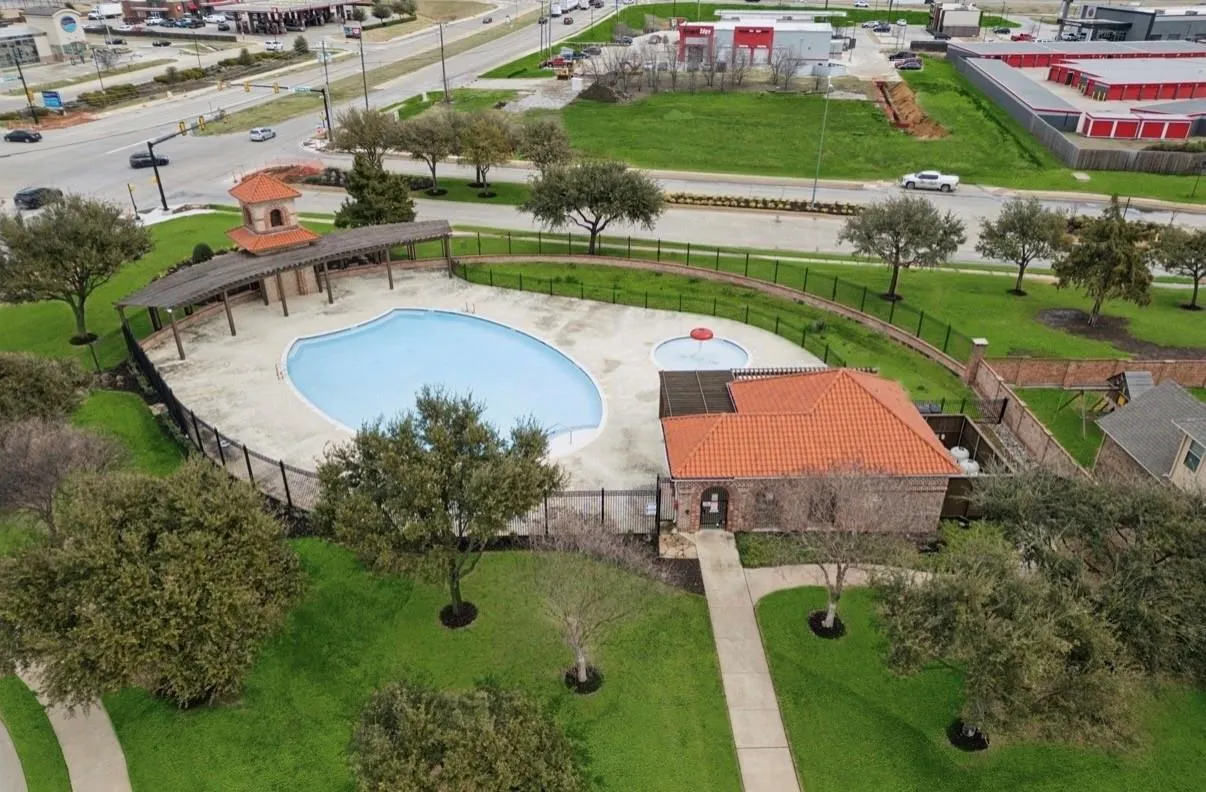 Single Family Residence For Sale in Tarrant County , 7100 Old Santa Fe Trail, Fort Worth, Texas 76131, 4 Bedroom, 3 Bathroom, 2 Garage spaces, 2,590 Sqft, built in 2006, mls#21395275, Real Estate Agent in Fort Worth, Homes For Sale in Tarrant county, Homes For Sale in Fort Worth, Realtor in Fort Worth Texas, Real Estate Brokerage Independent Realty Texas, Luminita Cordes Realtor