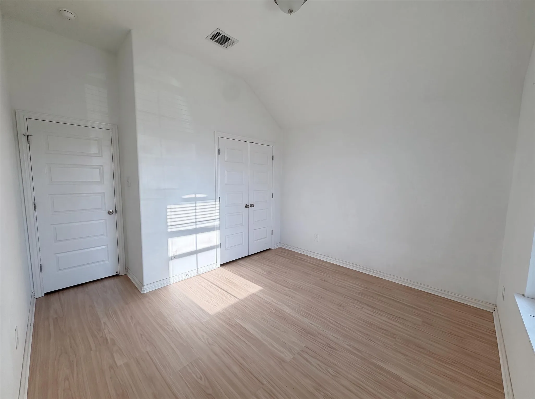 Single Family Residence For Rent in Tarrant County , 12720 Viewpoint Lane, Fort Worth, Texas 76028, 3 Bedroom, 2 Bathroom, 2 Garage spaces, 1,850 Sqft, built in 2018, mls#21395312, Real Estate Agent in Fort Worth, Homes For Rent in Tarrant county, Homes For Rent in Fort Worth, Realtor in Fort Worth Texas, Real Estate Brokerage Independent Realty Texas, Luminita Cordes Realtor