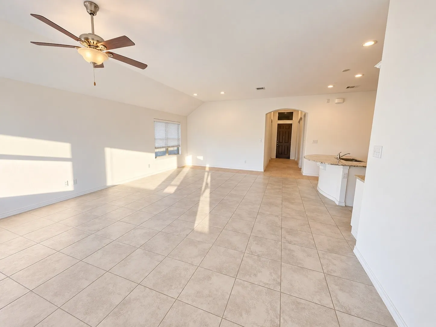 Single Family Residence For Rent in Tarrant County , 12720 Viewpoint Lane, Fort Worth, Texas 76028, 3 Bedroom, 2 Bathroom, 2 Garage spaces, 1,850 Sqft, built in 2018, mls#21395312, Real Estate Agent in Fort Worth, Homes For Rent in Tarrant county, Homes For Rent in Fort Worth, Realtor in Fort Worth Texas, Real Estate Brokerage Independent Realty Texas, Luminita Cordes Realtor