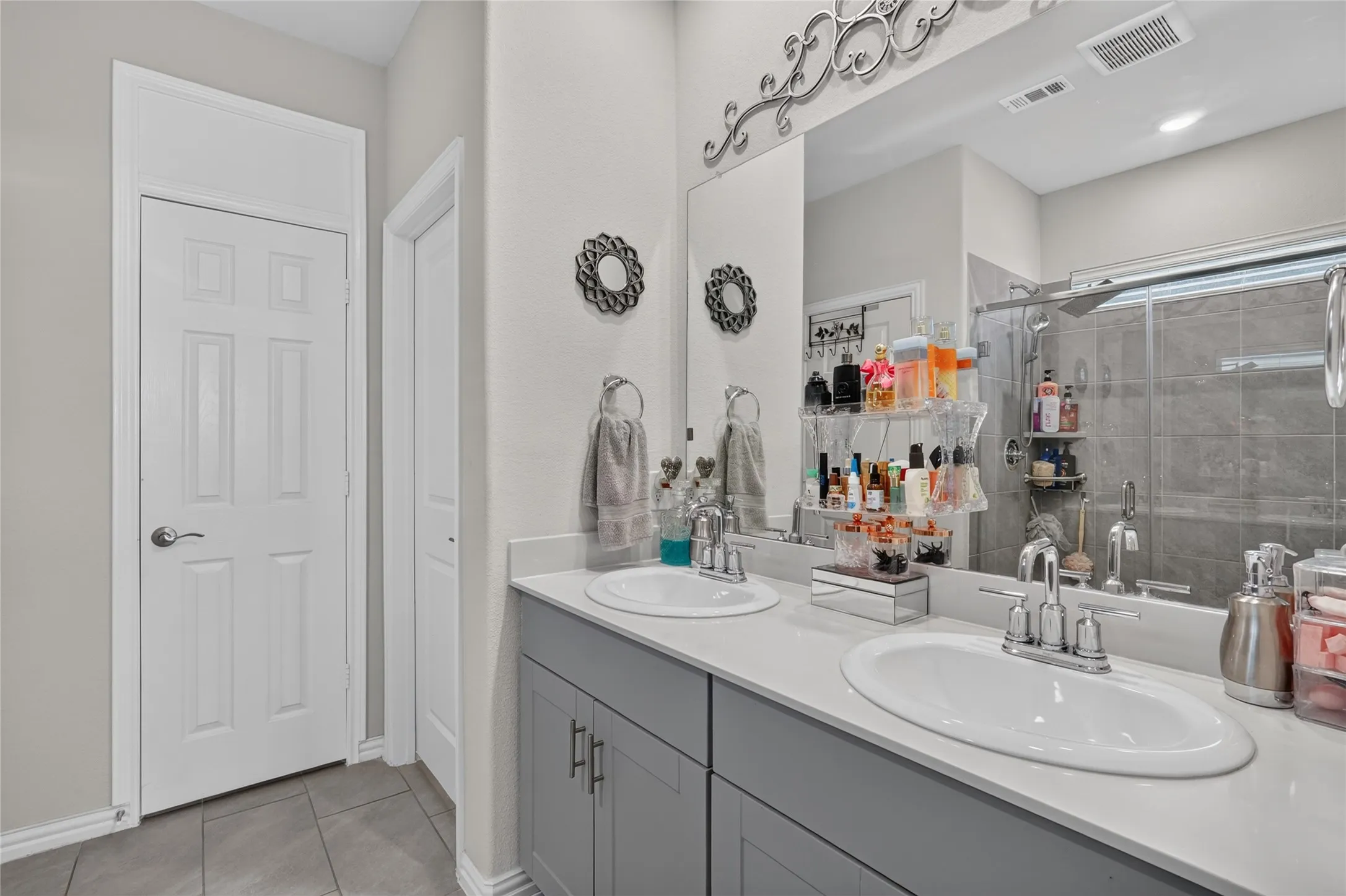 Single Family Residence For Sale in Kaufman County , 1518 Wind Springs Drive, Forney, Texas 75126, 4 Bedroom, 3 Bathroom, 2 Garage spaces, 2,271 Sqft, built in 2022, mls#21395181, Real Estate Agent in Forney, Homes For Sale in Kaufman county, Homes For Sale in Forney, Realtor in Forney Texas, Real Estate Brokerage Independent Realty Texas, Luminita Cordes Realtor