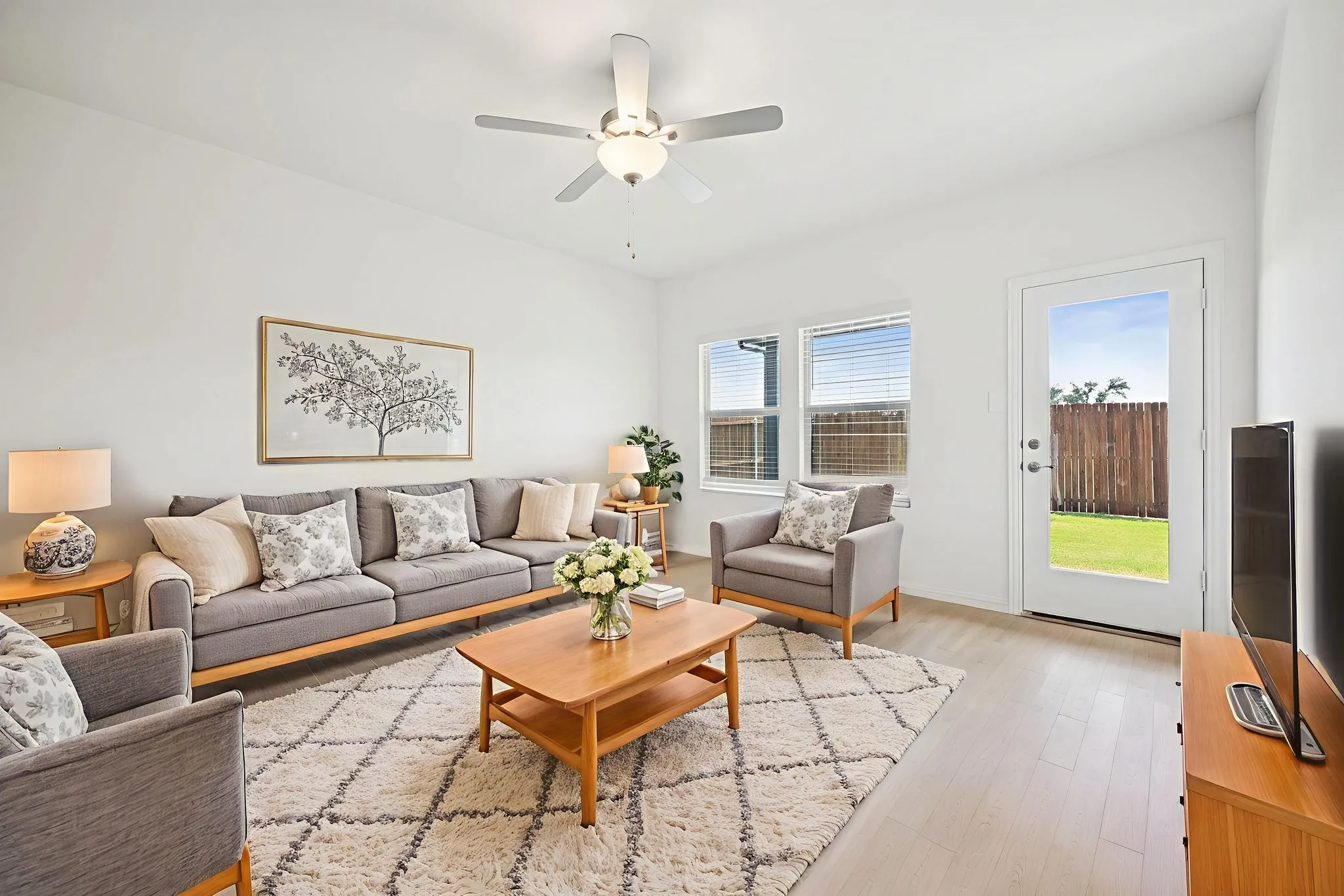  Photo is not of the actual home, but is an inspirational photo of builder’s model home and may depict options, furnishings, and/or decorator features that are not included.
