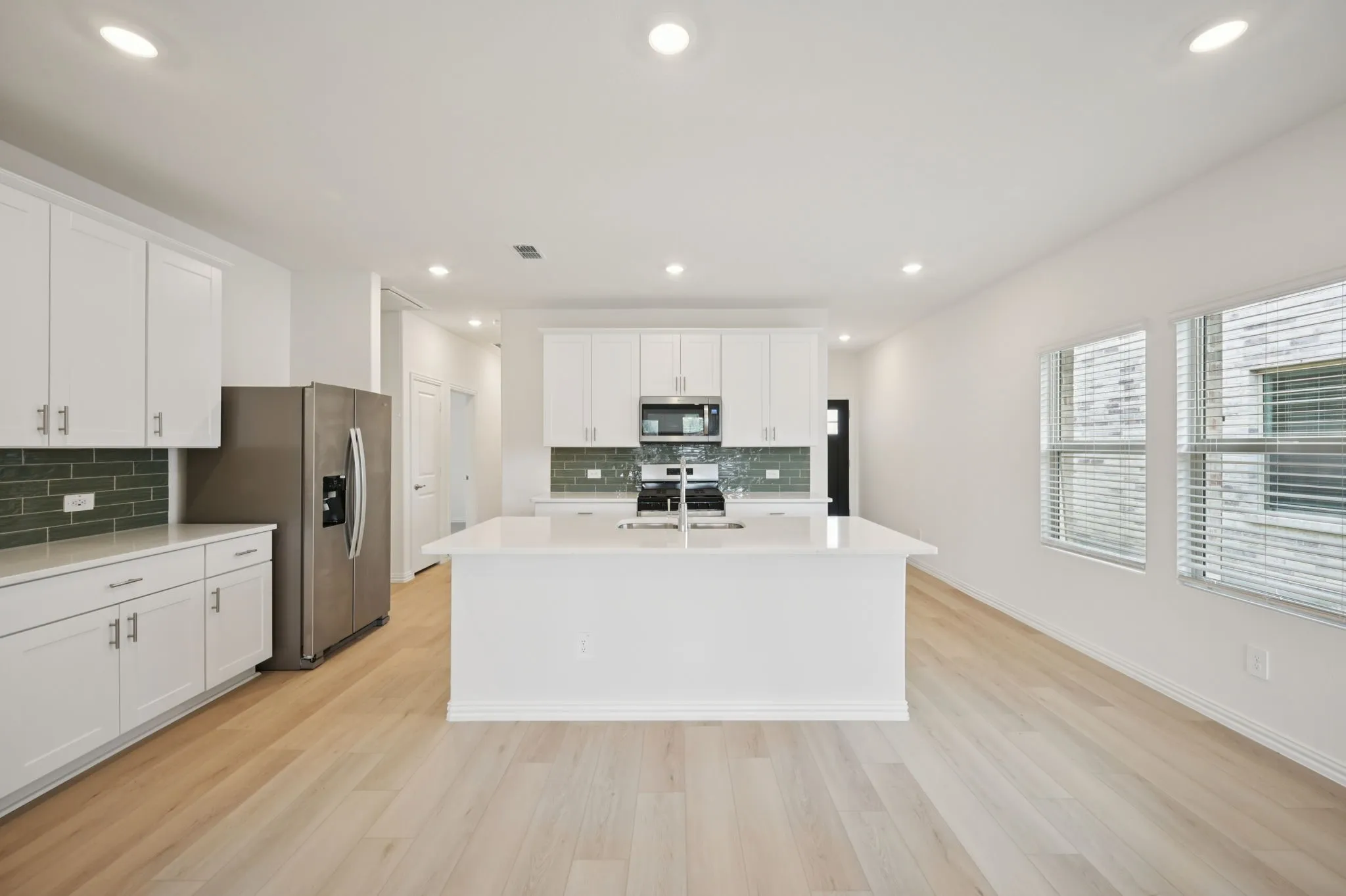  Photo is not of the actual home, but is an inspirational photo of builder’s model home and may depict options, furnishings, and/or decorator features that are not included.
