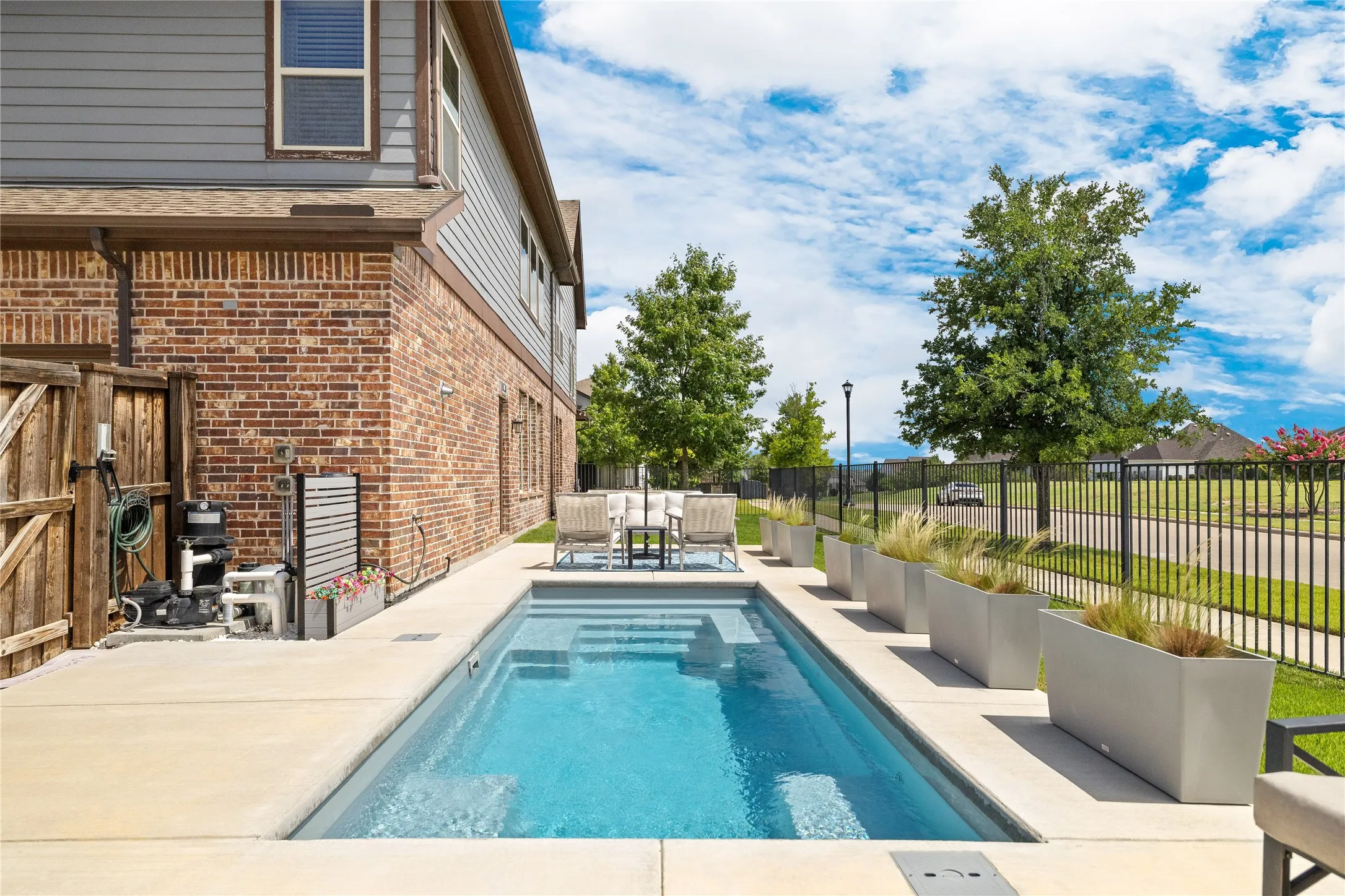 Single Family Residence For Sale in Parker County , 1820 Roundtree Circle W, Fort Worth, Texas 76008, 3 Bedroom, 3 Bathroom, 3 Garage spaces, 2,656 Sqft, built in 2017, mls#21395316, Real Estate Agent in Fort Worth, Homes For Sale in Parker county, Homes For Sale in Fort Worth, Realtor in Fort Worth Texas, Real Estate Brokerage Independent Realty Texas, Luminita Cordes Realtor