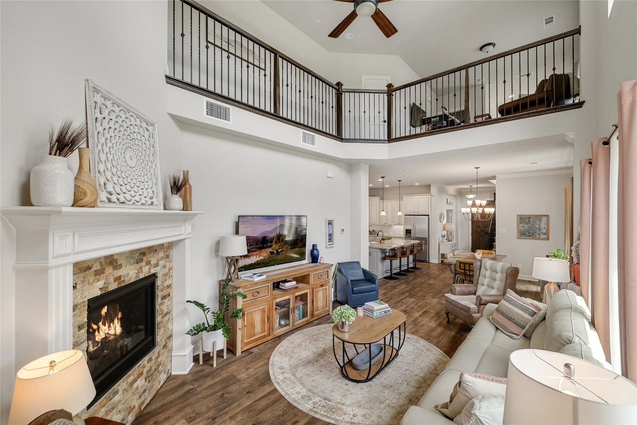 Single Family Residence For Sale in Parker County , 1820 Roundtree Circle W, Fort Worth, Texas 76008, 3 Bedroom, 3 Bathroom, 3 Garage spaces, 2,656 Sqft, built in 2017, mls#21395316, Real Estate Agent in Fort Worth, Homes For Sale in Parker county, Homes For Sale in Fort Worth, Realtor in Fort Worth Texas, Real Estate Brokerage Independent Realty Texas, Luminita Cordes Realtor