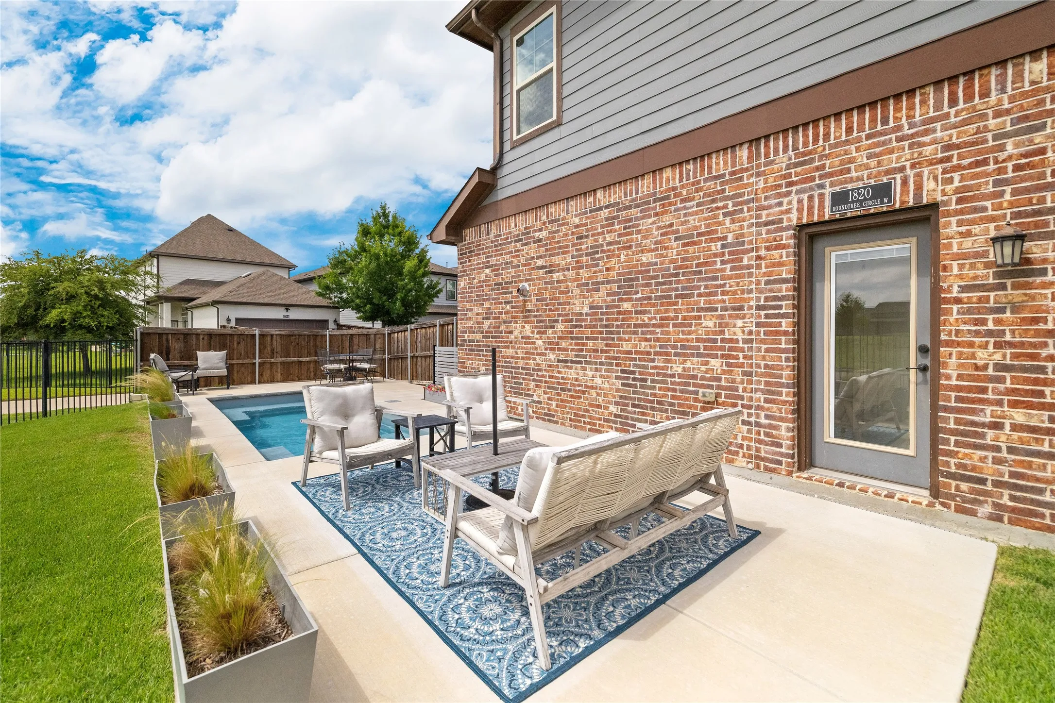 Single Family Residence For Sale in Parker County , 1820 Roundtree Circle W, Fort Worth, Texas 76008, 3 Bedroom, 3 Bathroom, 3 Garage spaces, 2,656 Sqft, built in 2017, mls#21395316, Real Estate Agent in Fort Worth, Homes For Sale in Parker county, Homes For Sale in Fort Worth, Realtor in Fort Worth Texas, Real Estate Brokerage Independent Realty Texas, Luminita Cordes Realtor