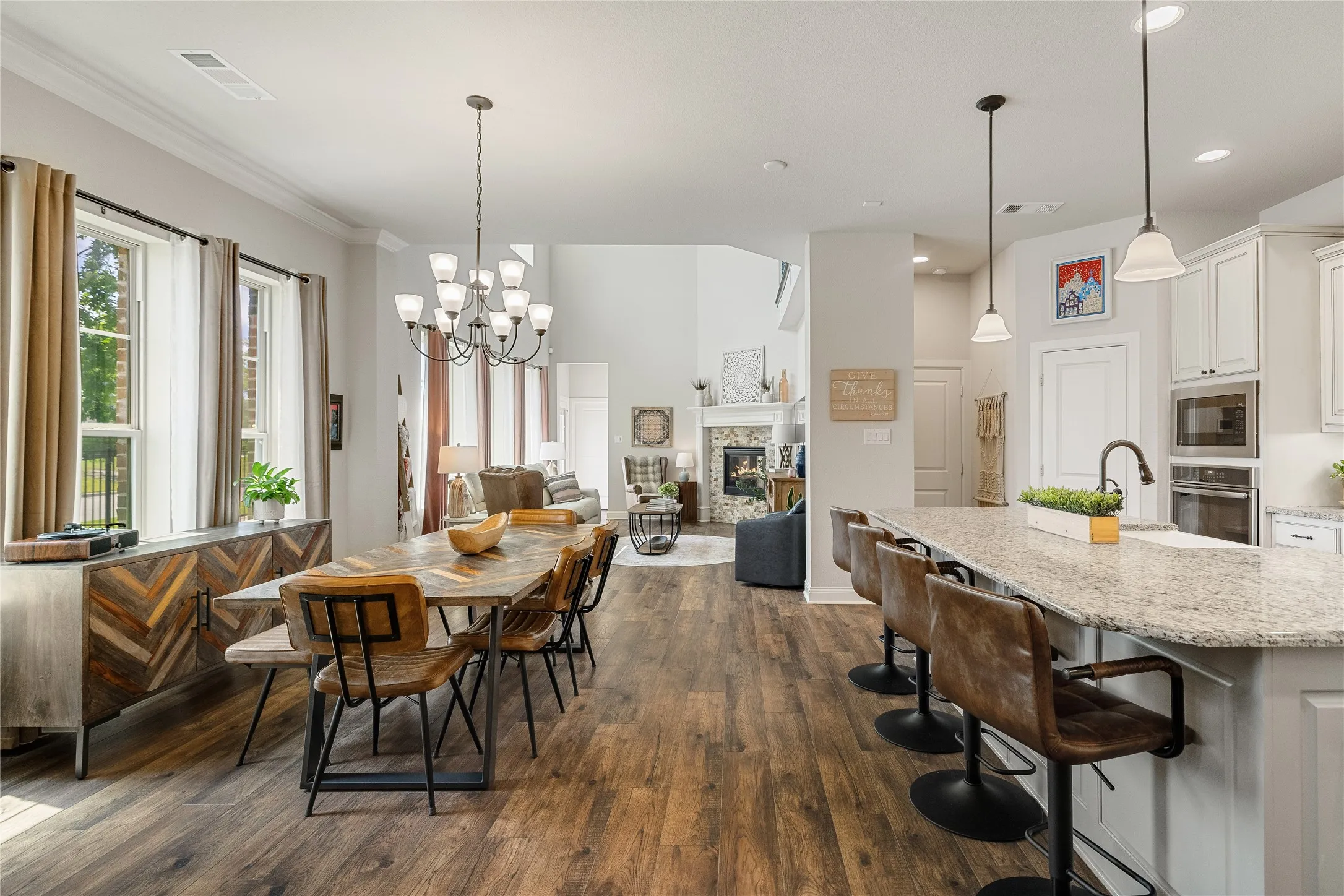 Single Family Residence For Sale in Parker County , 1820 Roundtree Circle W, Fort Worth, Texas 76008, 3 Bedroom, 3 Bathroom, 3 Garage spaces, 2,656 Sqft, built in 2017, mls#21395316, Real Estate Agent in Fort Worth, Homes For Sale in Parker county, Homes For Sale in Fort Worth, Realtor in Fort Worth Texas, Real Estate Brokerage Independent Realty Texas, Luminita Cordes Realtor