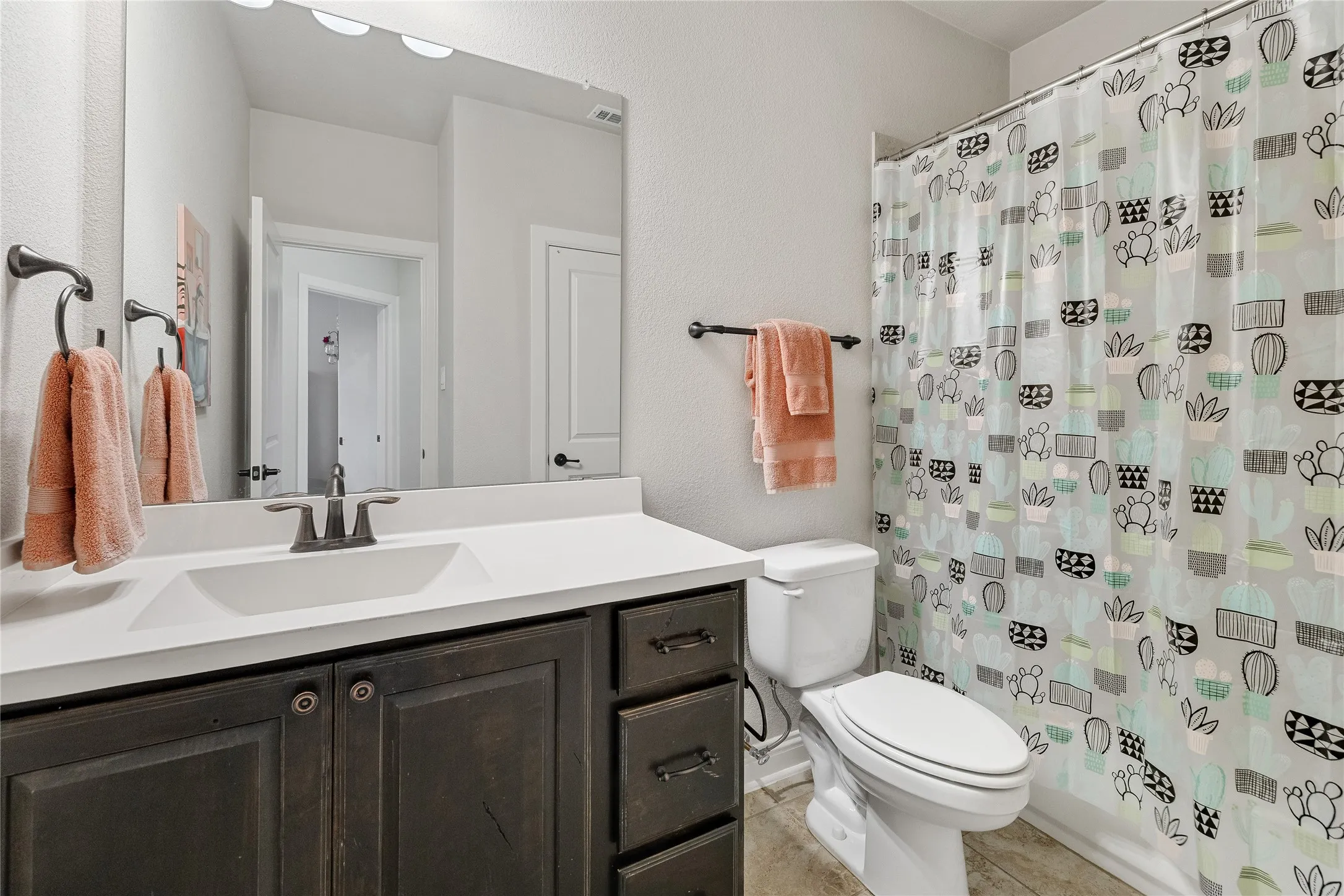 Single Family Residence For Sale in Parker County , 1820 Roundtree Circle W, Fort Worth, Texas 76008, 3 Bedroom, 3 Bathroom, 3 Garage spaces, 2,656 Sqft, built in 2017, mls#21395316, Real Estate Agent in Fort Worth, Homes For Sale in Parker county, Homes For Sale in Fort Worth, Realtor in Fort Worth Texas, Real Estate Brokerage Independent Realty Texas, Luminita Cordes Realtor