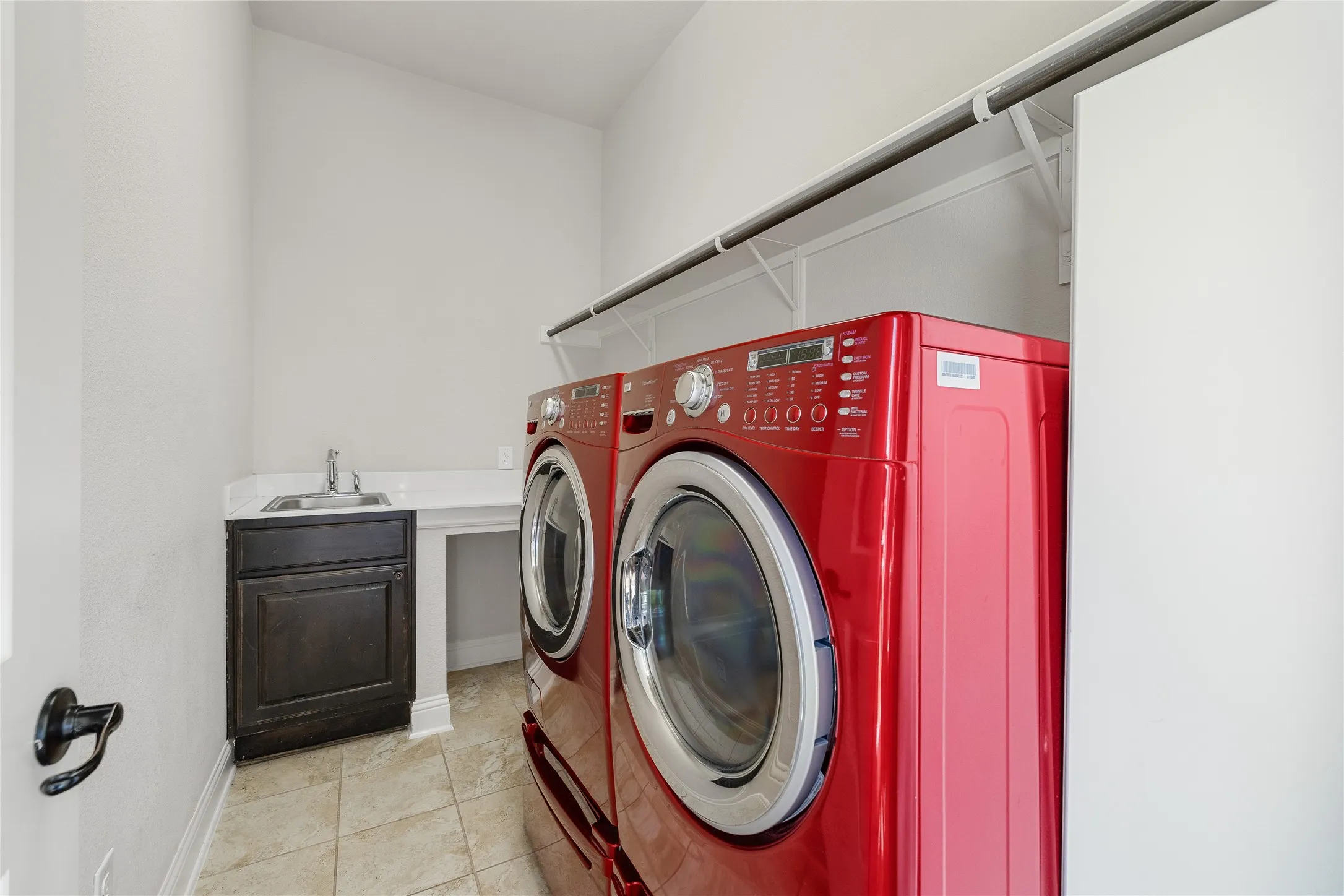 Single Family Residence For Sale in Parker County , 1820 Roundtree Circle W, Fort Worth, Texas 76008, 3 Bedroom, 3 Bathroom, 3 Garage spaces, 2,656 Sqft, built in 2017, mls#21395316, Real Estate Agent in Fort Worth, Homes For Sale in Parker county, Homes For Sale in Fort Worth, Realtor in Fort Worth Texas, Real Estate Brokerage Independent Realty Texas, Luminita Cordes Realtor