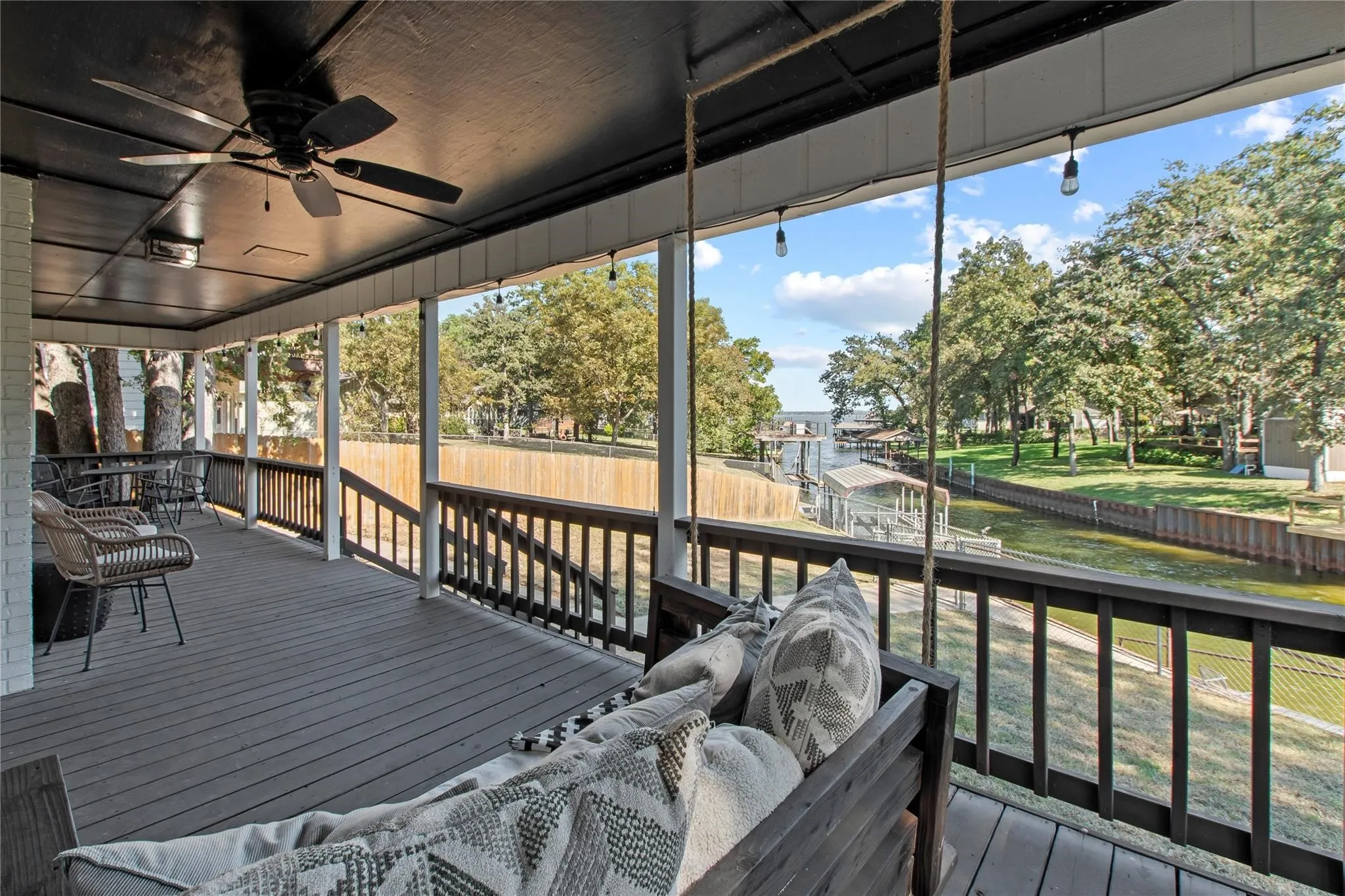 Single Family Residence For Rent in Henderson County , 2500 Wildwood Way, Tool, Texas 75143, 3 Bedroom, 2 Bathroom, 1 Garage spaces, 1,342 Sqft, built in 1975, mls#21395317, Real Estate Agent in Tool, Homes For Rent in Henderson county, Homes For Rent in Tool, Realtor in Tool Texas, Real Estate Brokerage Independent Realty Texas, Luminita Cordes Realtor