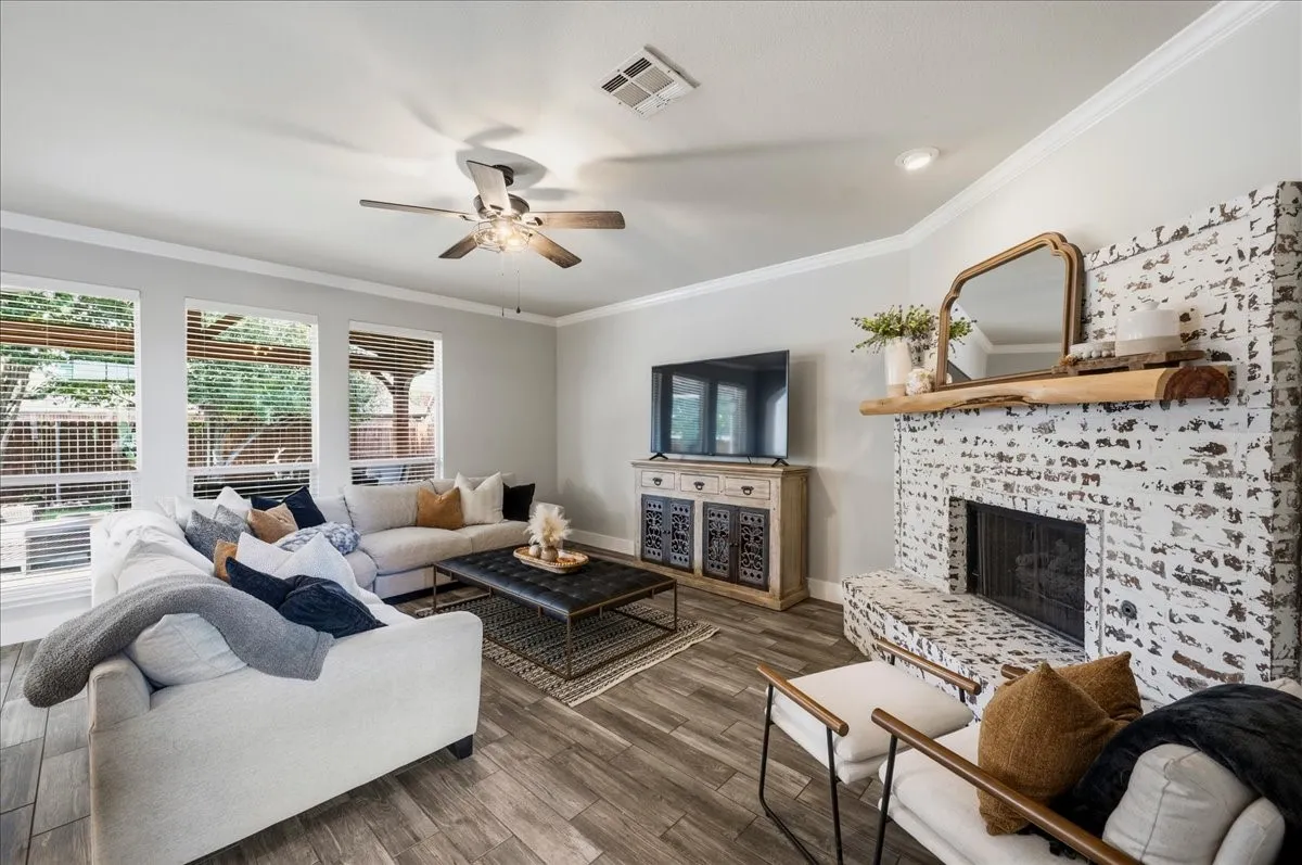 Single Family Residence For Sale in Collin County , 10320 Flat Creek Trail, Mc Kinney, Texas 75072, 5 Bedroom, 4 Bathroom, 2 Garage spaces, 3,059 Sqft, built in 2008, mls#21393222, Real Estate Agent in Mc Kinney, Homes For Sale in Collin county, Homes For Sale in Mc Kinney, Realtor in Mc Kinney Texas, Real Estate Brokerage Independent Realty Texas, Luminita Cordes Realtor
