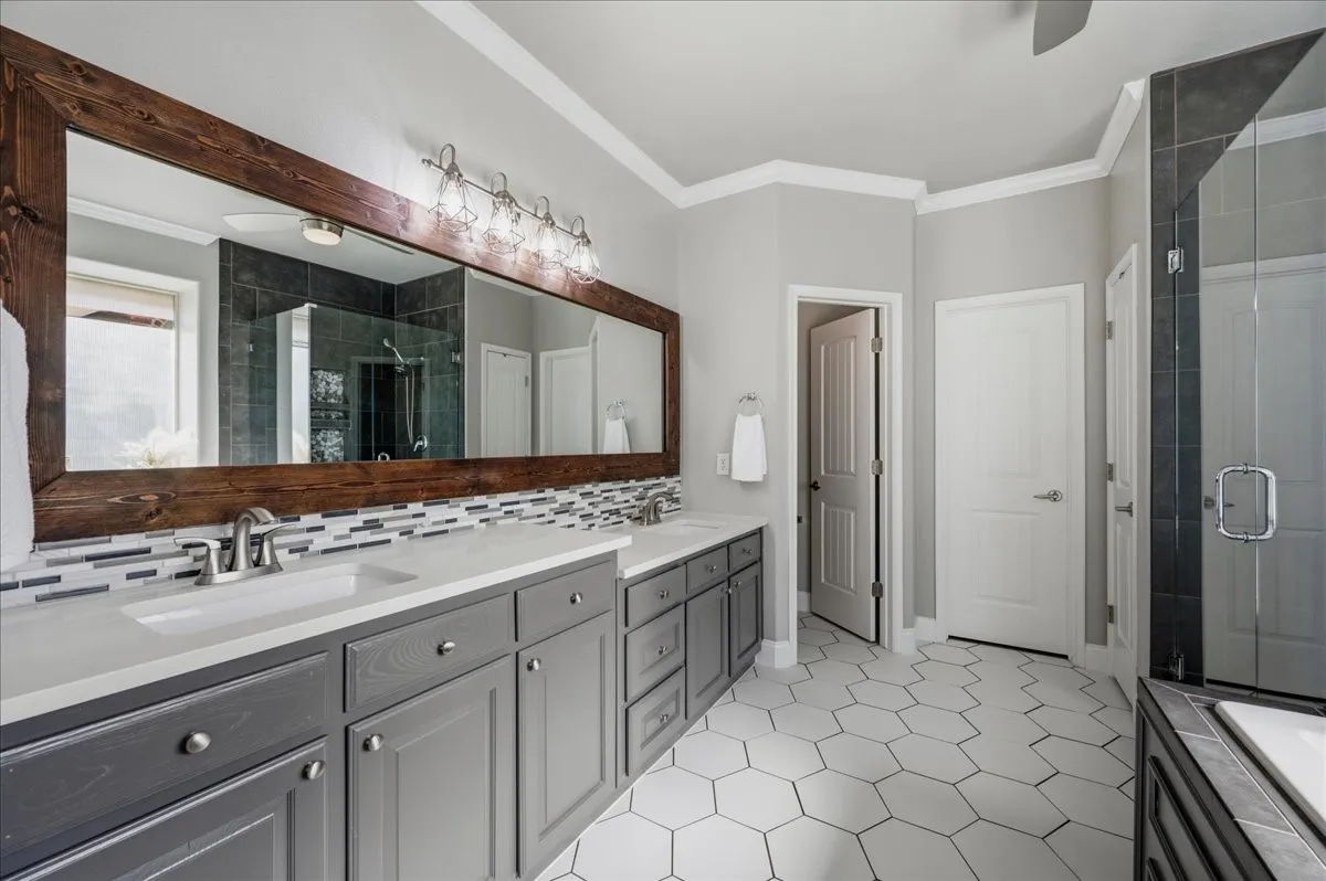 Single Family Residence For Sale in Collin County , 10320 Flat Creek Trail, Mc Kinney, Texas 75072, 5 Bedroom, 4 Bathroom, 2 Garage spaces, 3,059 Sqft, built in 2008, mls#21393222, Real Estate Agent in Mc Kinney, Homes For Sale in Collin county, Homes For Sale in Mc Kinney, Realtor in Mc Kinney Texas, Real Estate Brokerage Independent Realty Texas, Luminita Cordes Realtor