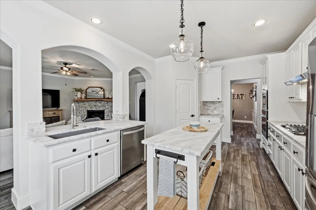 Single Family Residence For Sale in Collin County , 10320 Flat Creek Trail, Mc Kinney, Texas 75072, 5 Bedroom, 4 Bathroom, 2 Garage spaces, 3,059 Sqft, built in 2008, mls#21393222, Real Estate Agent in Mc Kinney, Homes For Sale in Collin county, Homes For Sale in Mc Kinney, Realtor in Mc Kinney Texas, Real Estate Brokerage Independent Realty Texas, Luminita Cordes Realtor