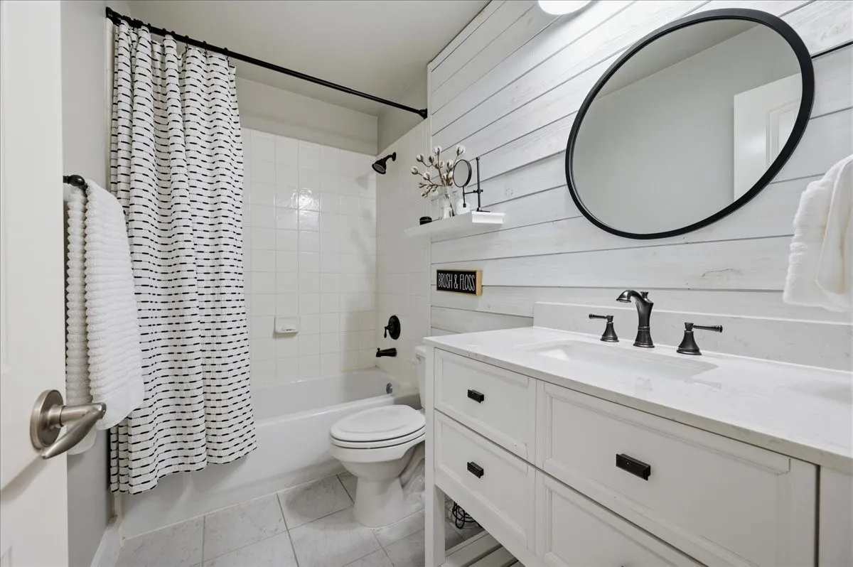Single Family Residence For Sale in Collin County , 10320 Flat Creek Trail, Mc Kinney, Texas 75072, 5 Bedroom, 4 Bathroom, 2 Garage spaces, 3,059 Sqft, built in 2008, mls#21393222, Real Estate Agent in Mc Kinney, Homes For Sale in Collin county, Homes For Sale in Mc Kinney, Realtor in Mc Kinney Texas, Real Estate Brokerage Independent Realty Texas, Luminita Cordes Realtor
