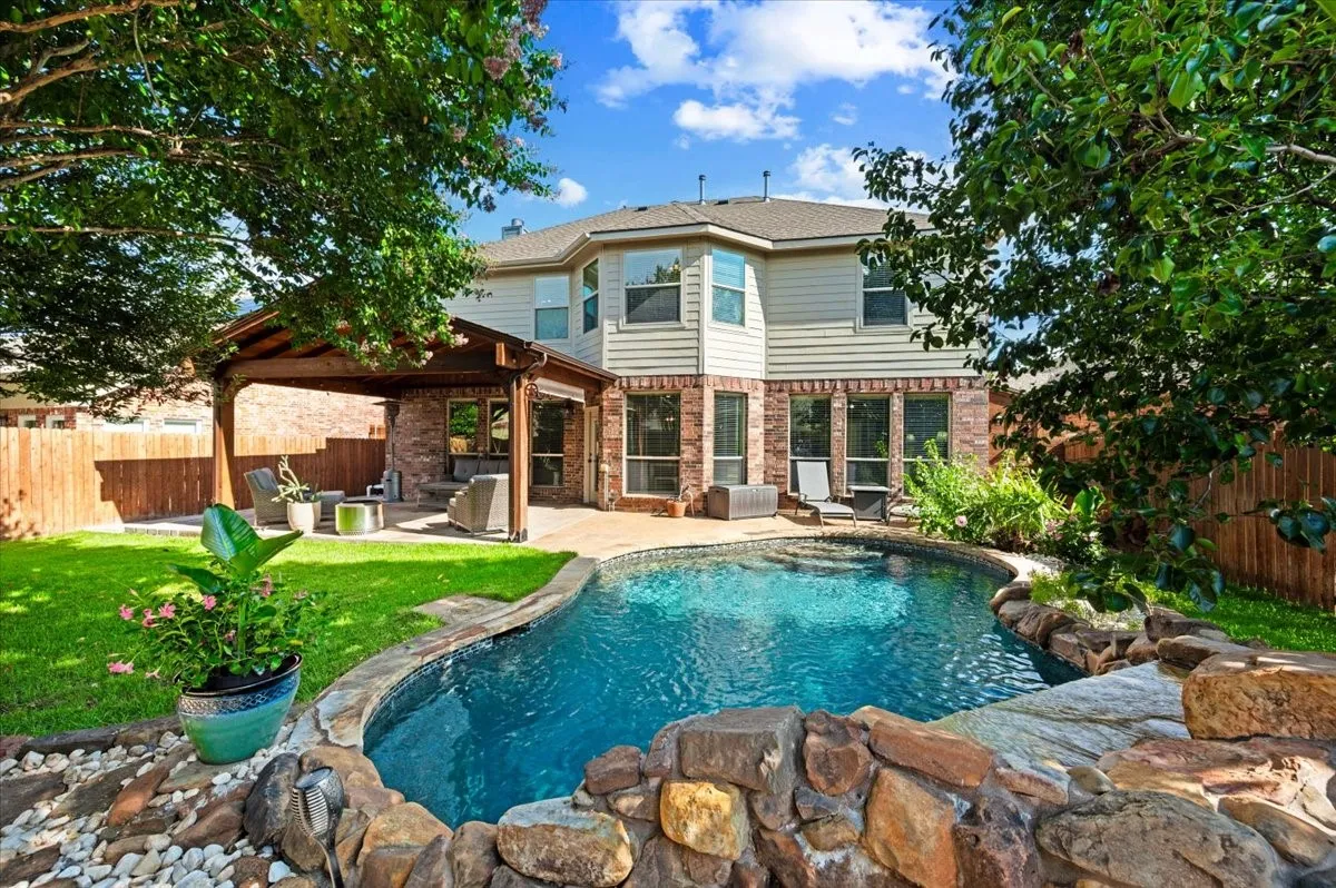 Single Family Residence For Sale in Collin County , 10320 Flat Creek Trail, Mc Kinney, Texas 75072, 5 Bedroom, 4 Bathroom, 2 Garage spaces, 3,059 Sqft, built in 2008, mls#21393222, Real Estate Agent in Mc Kinney, Homes For Sale in Collin county, Homes For Sale in Mc Kinney, Realtor in Mc Kinney Texas, Real Estate Brokerage Independent Realty Texas, Luminita Cordes Realtor