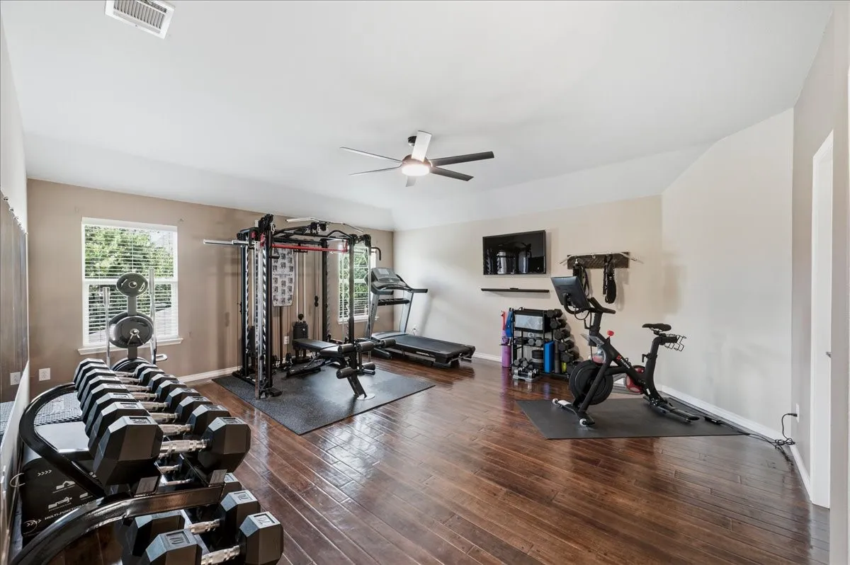 Single Family Residence For Sale in Collin County , 10320 Flat Creek Trail, Mc Kinney, Texas 75072, 5 Bedroom, 4 Bathroom, 2 Garage spaces, 3,059 Sqft, built in 2008, mls#21393222, Real Estate Agent in Mc Kinney, Homes For Sale in Collin county, Homes For Sale in Mc Kinney, Realtor in Mc Kinney Texas, Real Estate Brokerage Independent Realty Texas, Luminita Cordes Realtor
