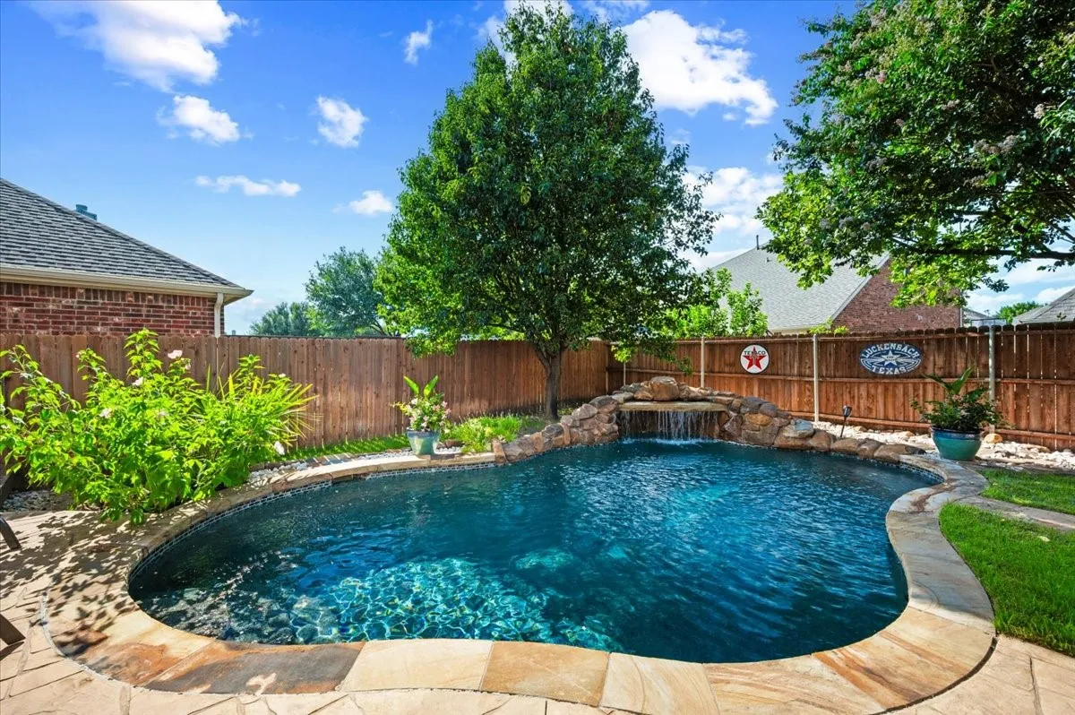 Single Family Residence For Sale in Collin County , 10320 Flat Creek Trail, Mc Kinney, Texas 75072, 5 Bedroom, 4 Bathroom, 2 Garage spaces, 3,059 Sqft, built in 2008, mls#21393222, Real Estate Agent in Mc Kinney, Homes For Sale in Collin county, Homes For Sale in Mc Kinney, Realtor in Mc Kinney Texas, Real Estate Brokerage Independent Realty Texas, Luminita Cordes Realtor