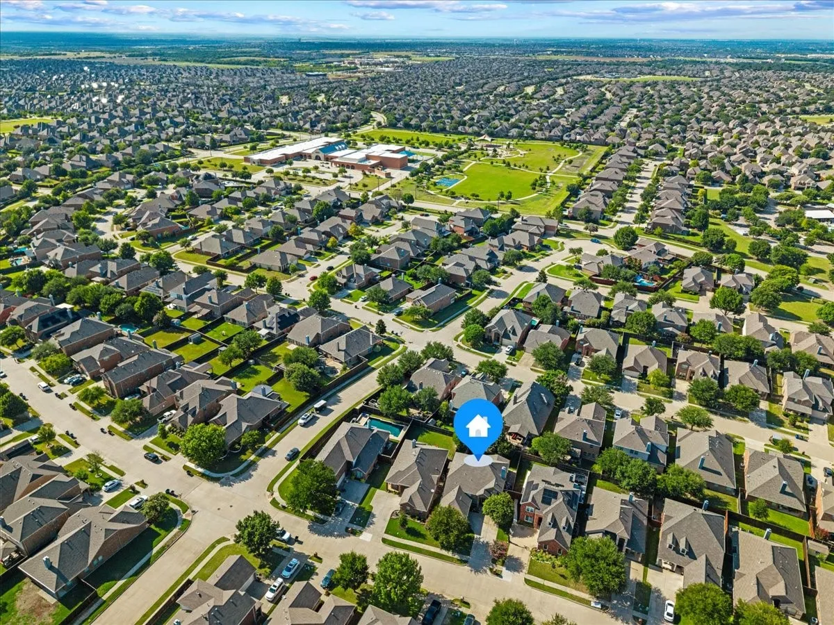 Single Family Residence For Sale in Collin County , 10320 Flat Creek Trail, Mc Kinney, Texas 75072, 5 Bedroom, 4 Bathroom, 2 Garage spaces, 3,059 Sqft, built in 2008, mls#21393222, Real Estate Agent in Mc Kinney, Homes For Sale in Collin county, Homes For Sale in Mc Kinney, Realtor in Mc Kinney Texas, Real Estate Brokerage Independent Realty Texas, Luminita Cordes Realtor